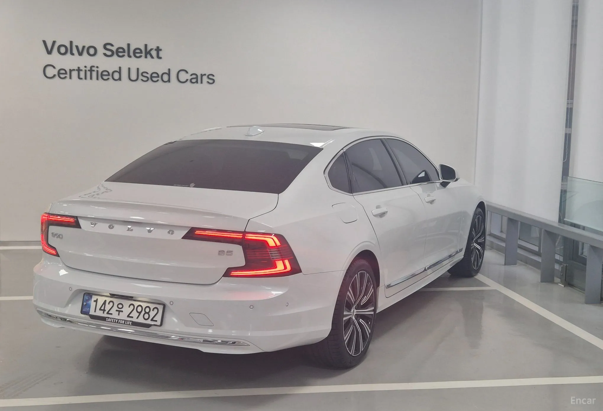 Volvo S90
