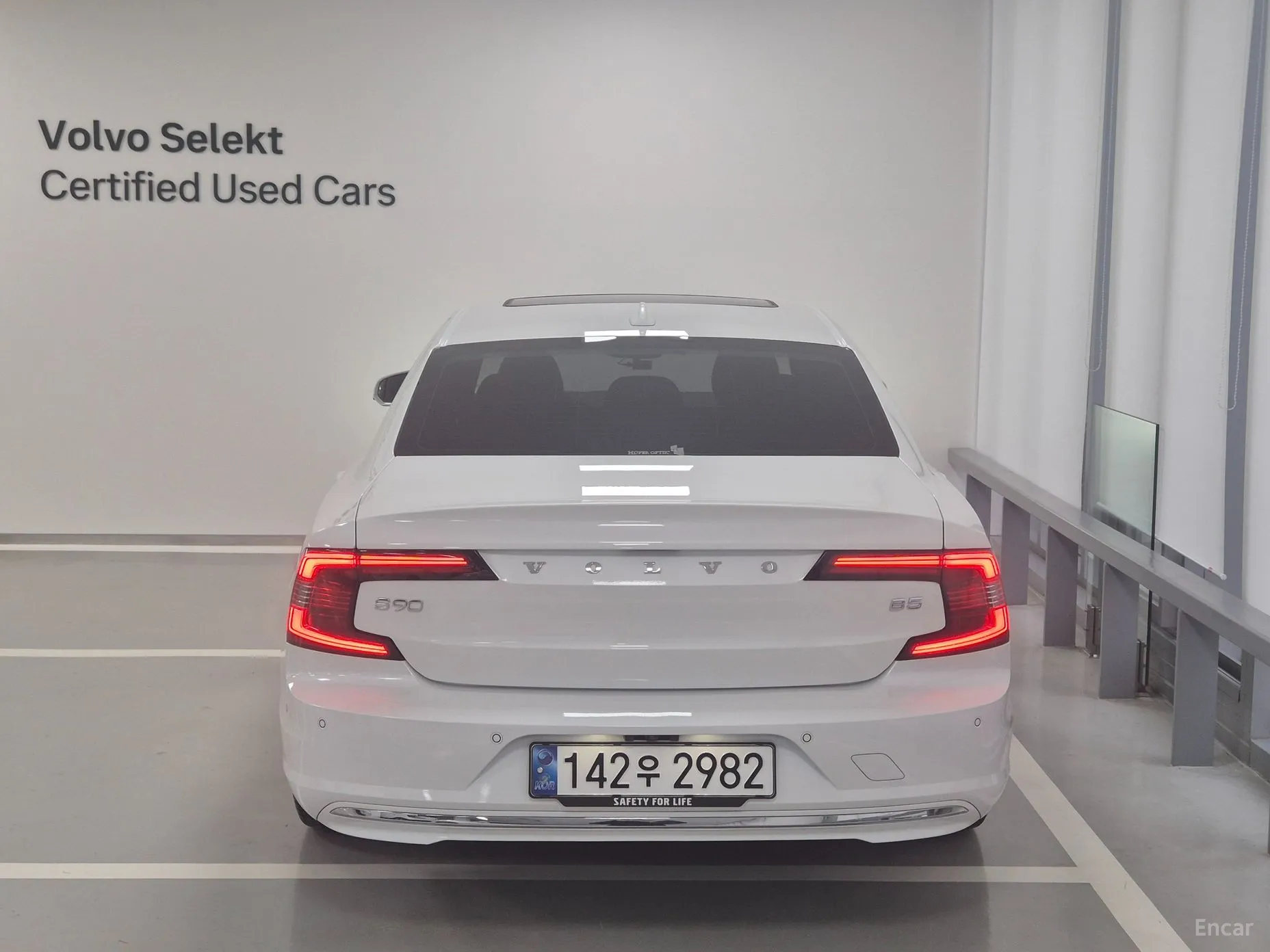 Volvo S90 превью 4