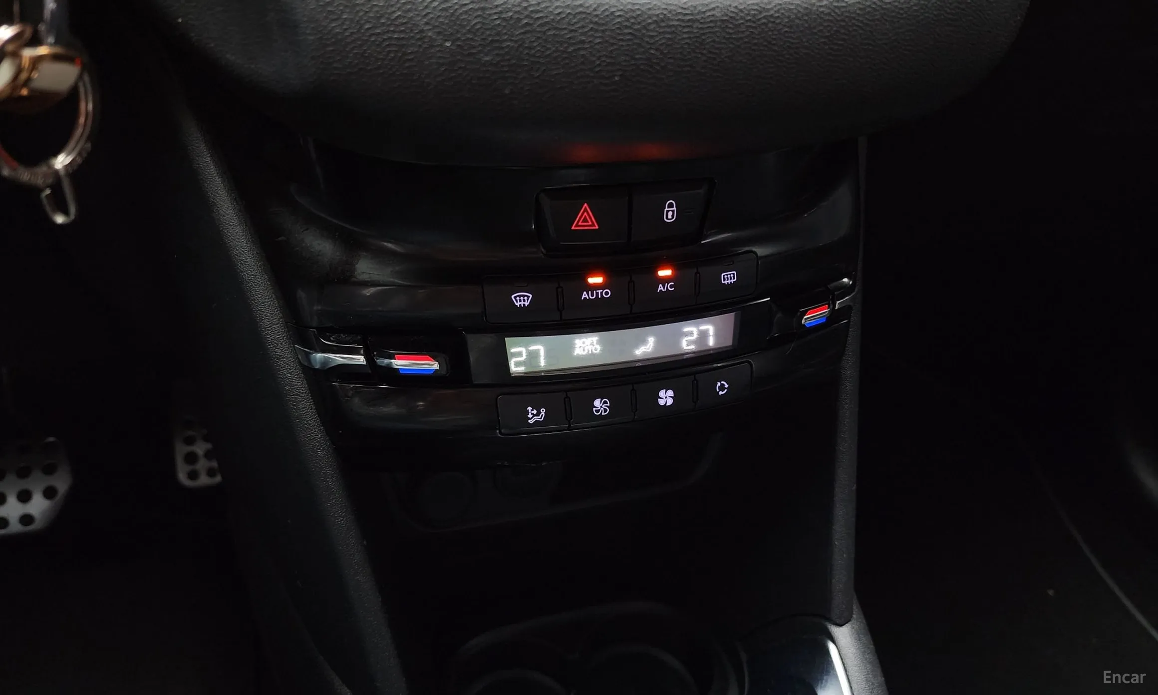 Peugeot 208 превью 16