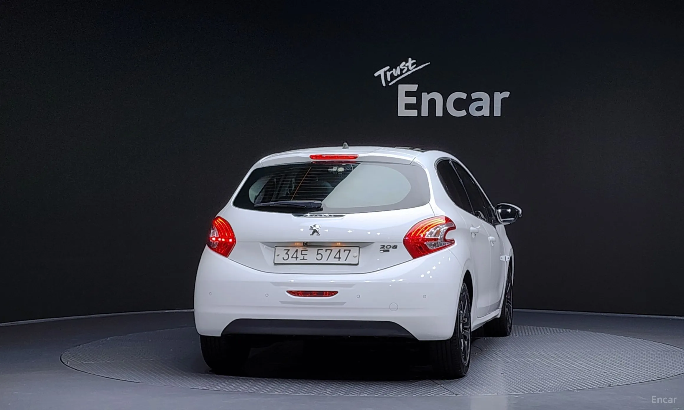 Peugeot 208 превью 4