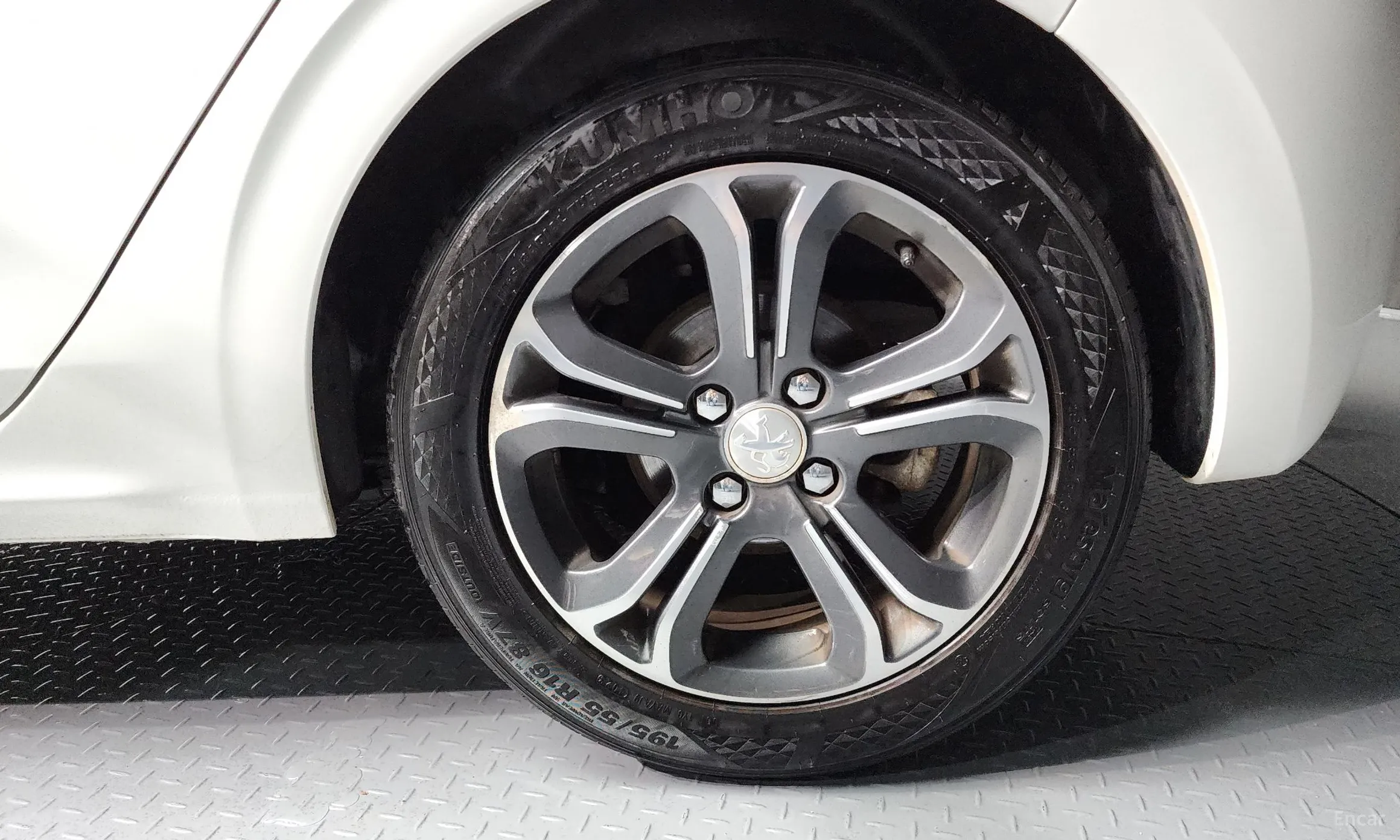 Peugeot 208 превью 5