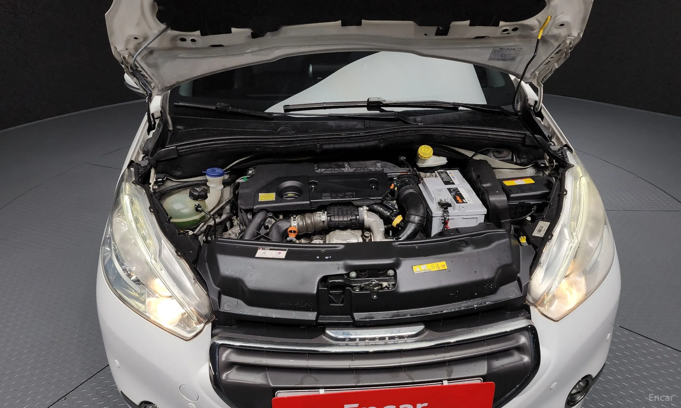 Peugeot 208 превью 6