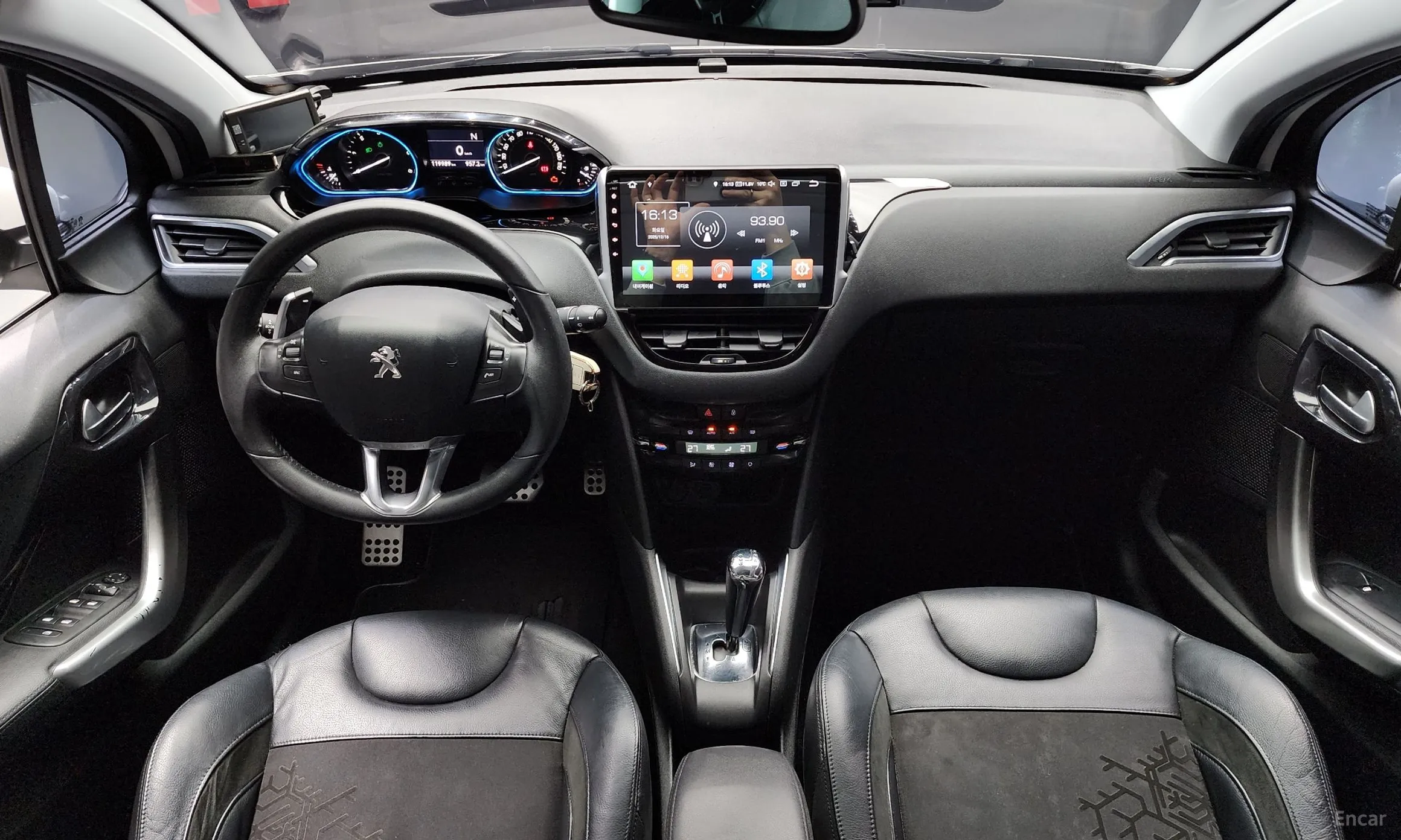Peugeot 208 превью 7