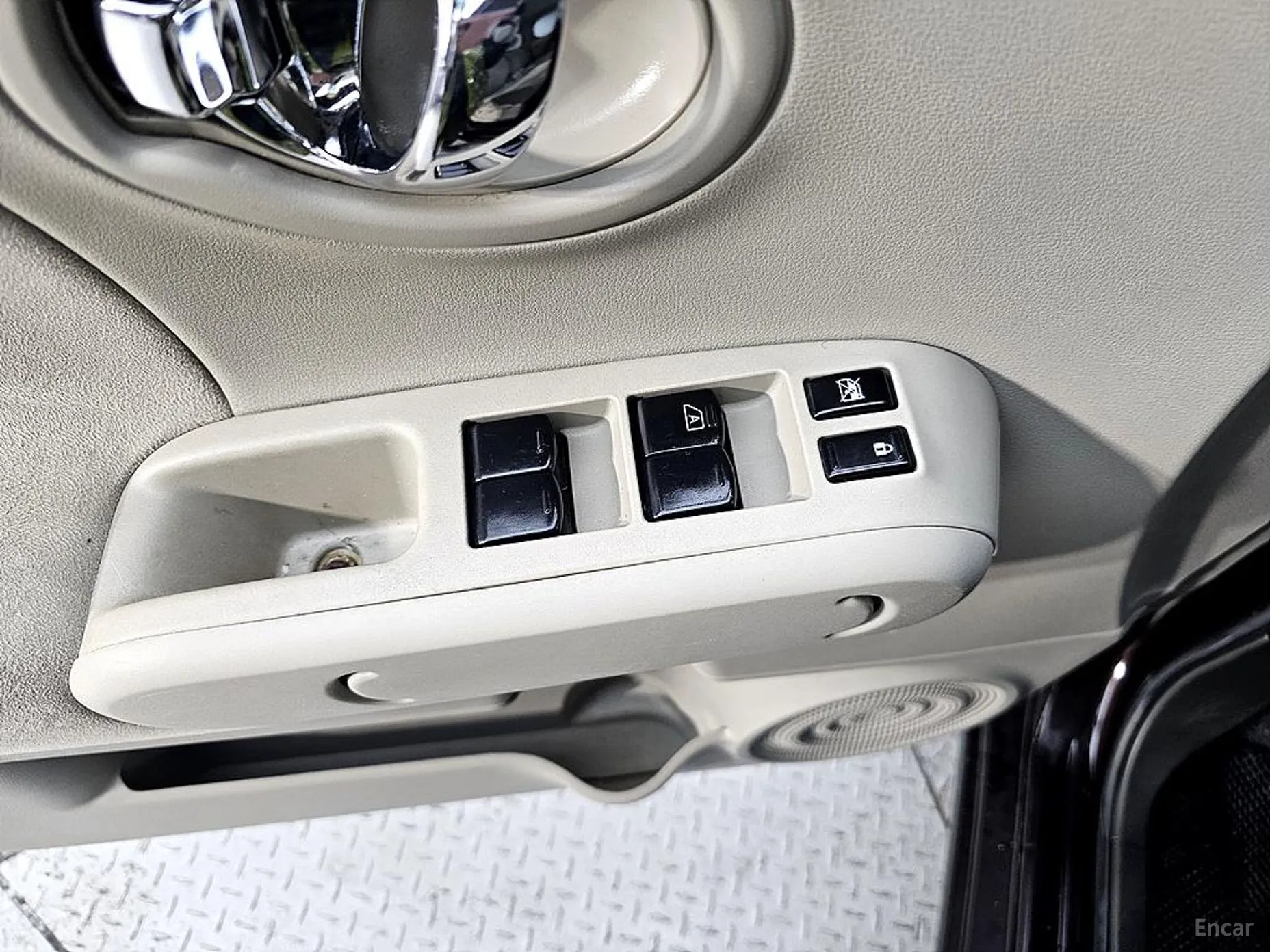 Nissan Cube превью 12