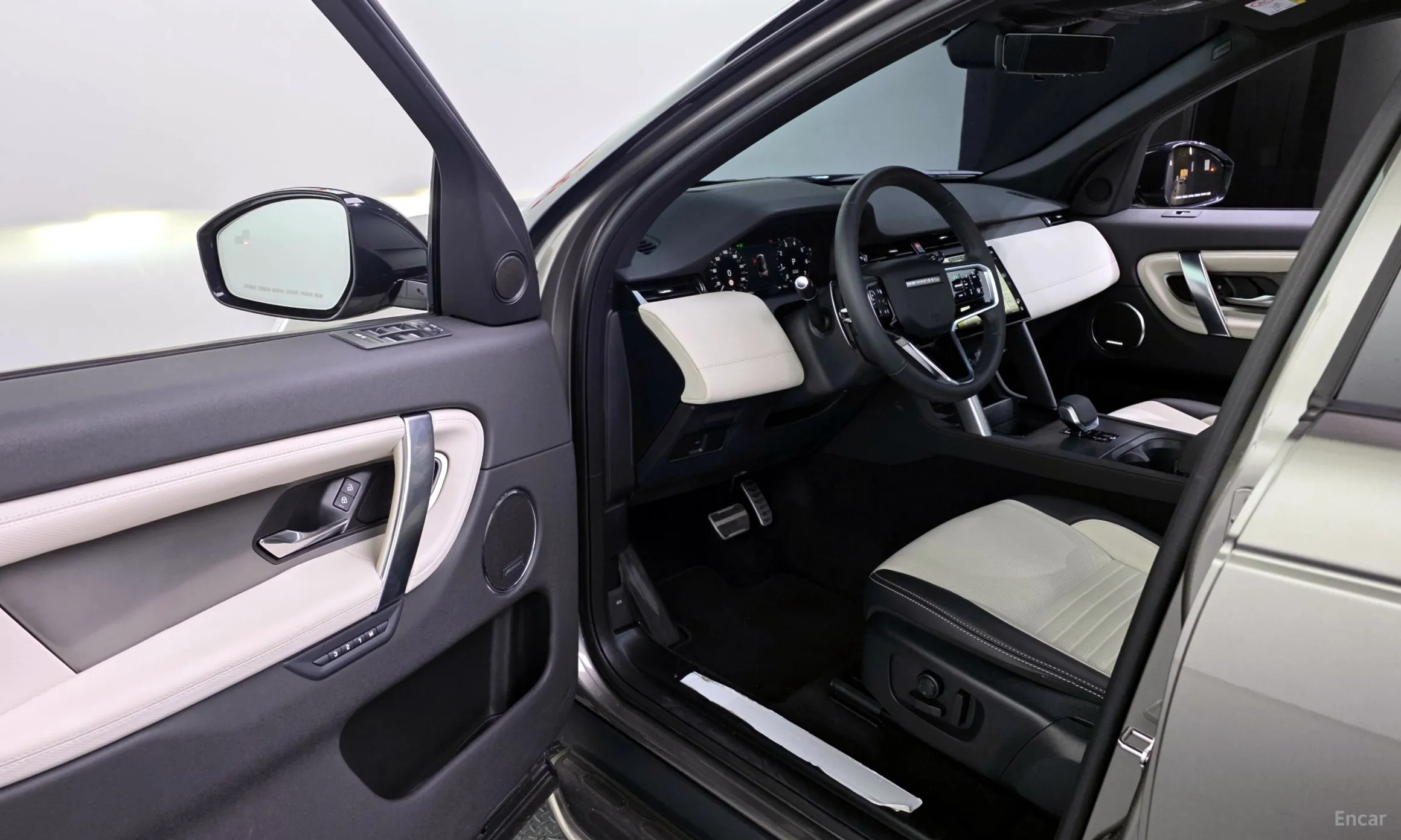 Land Rover Discovery Sports превью 10
