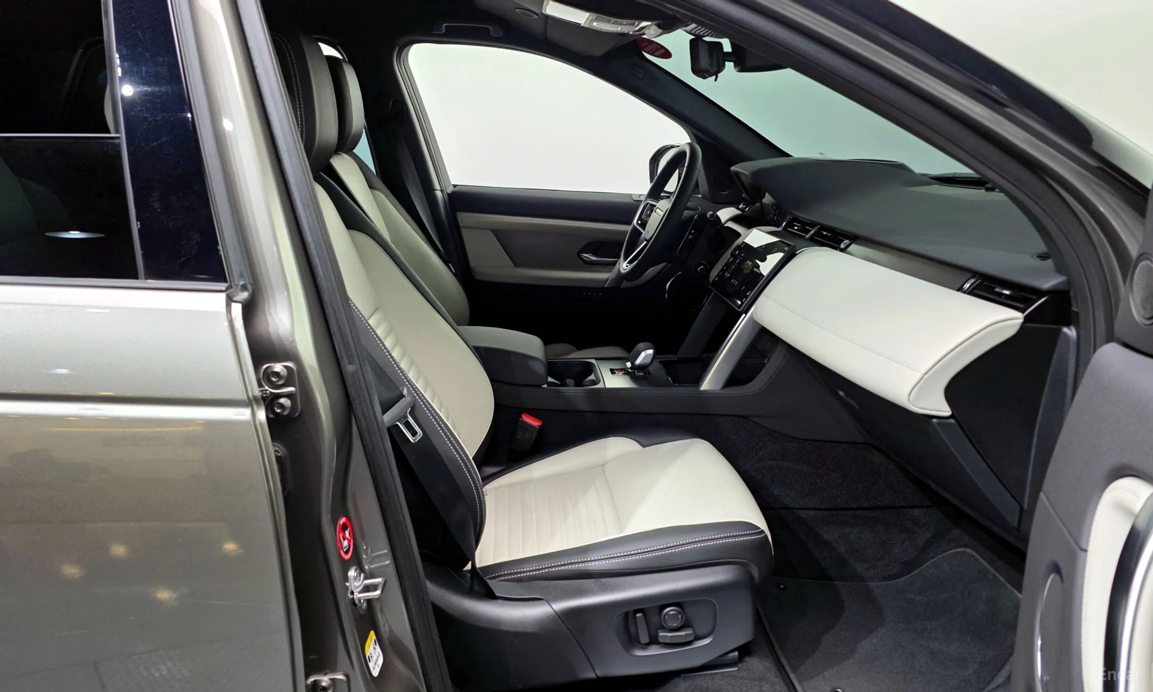 Land Rover Discovery Sports превью 11