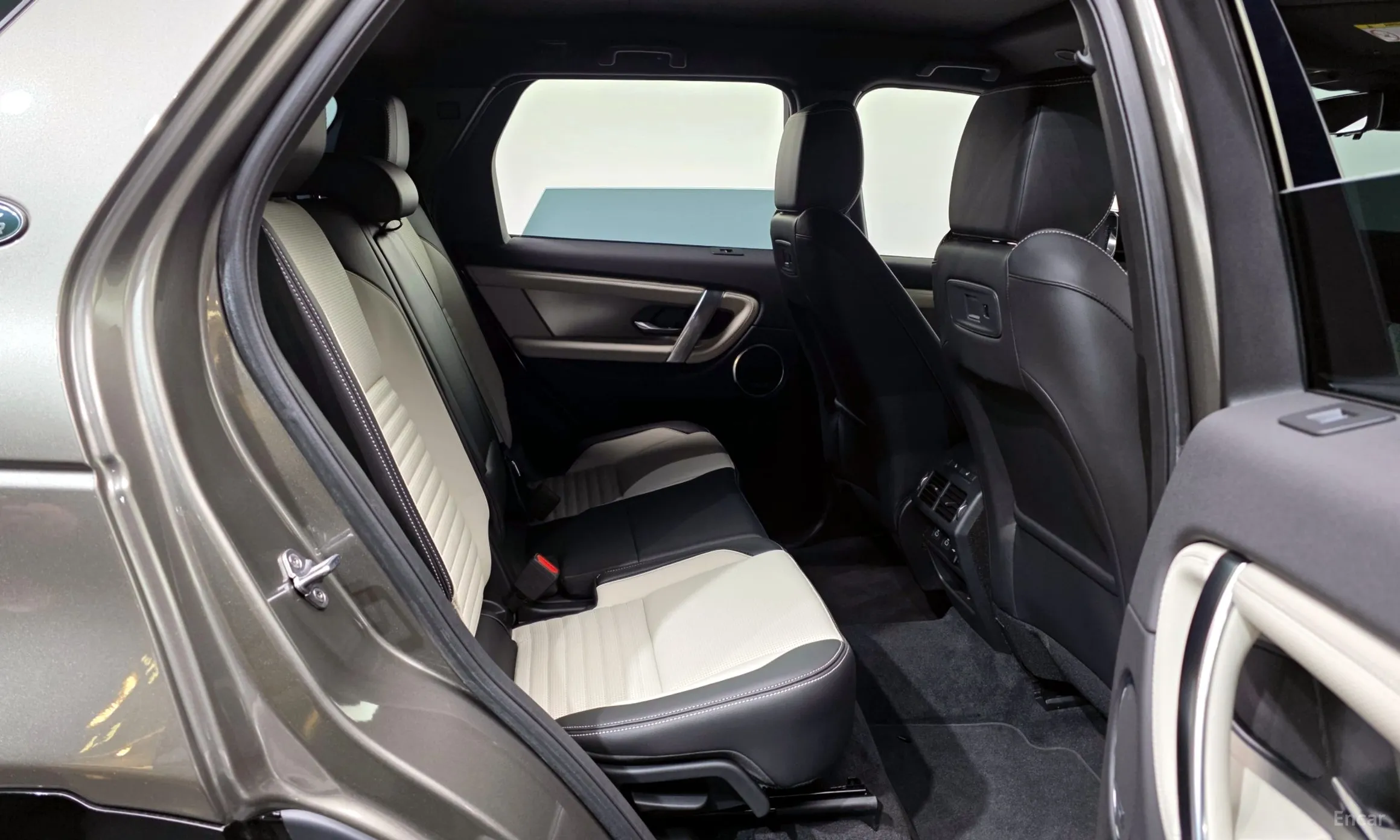 Land Rover Discovery Sports превью 12