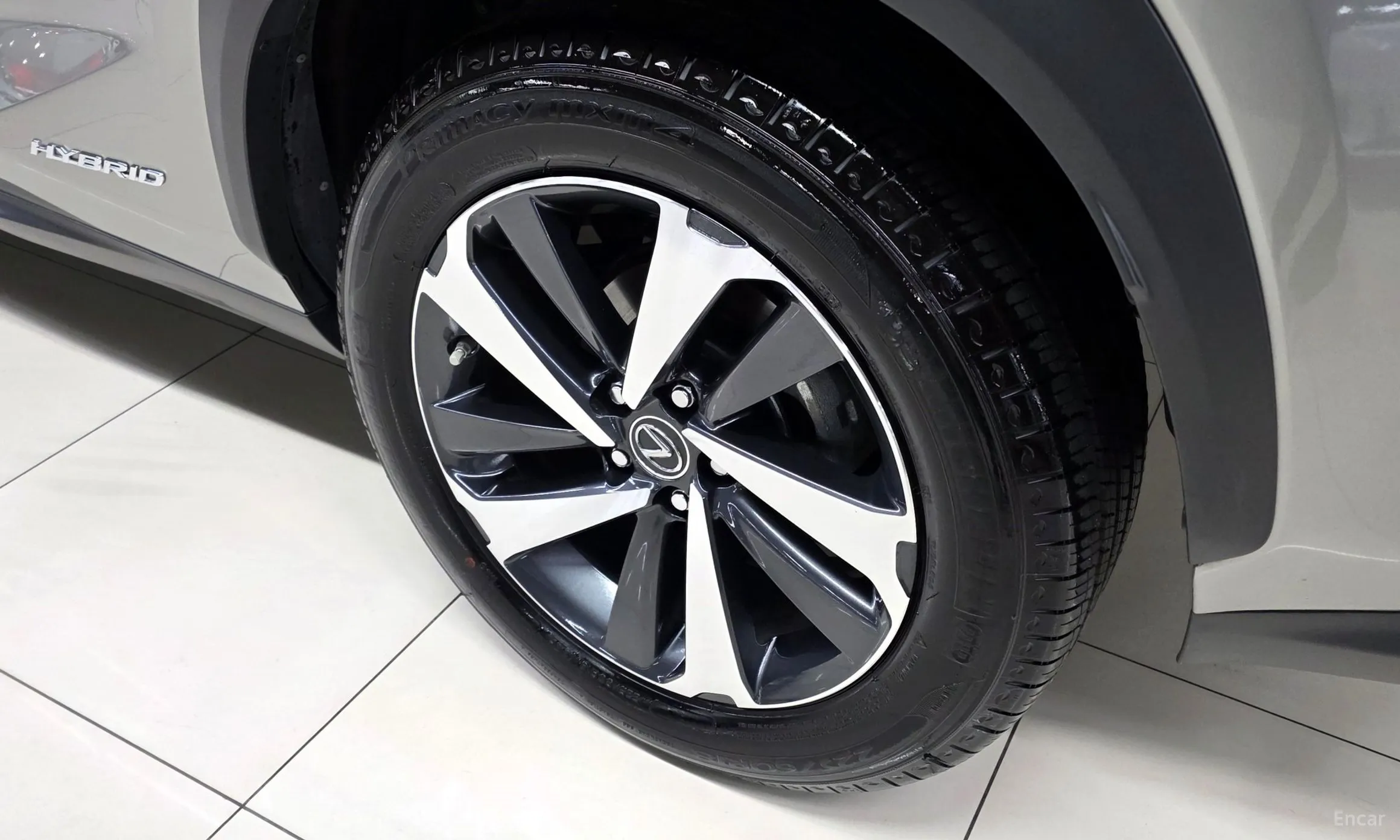 Lexus NX300h превью 20