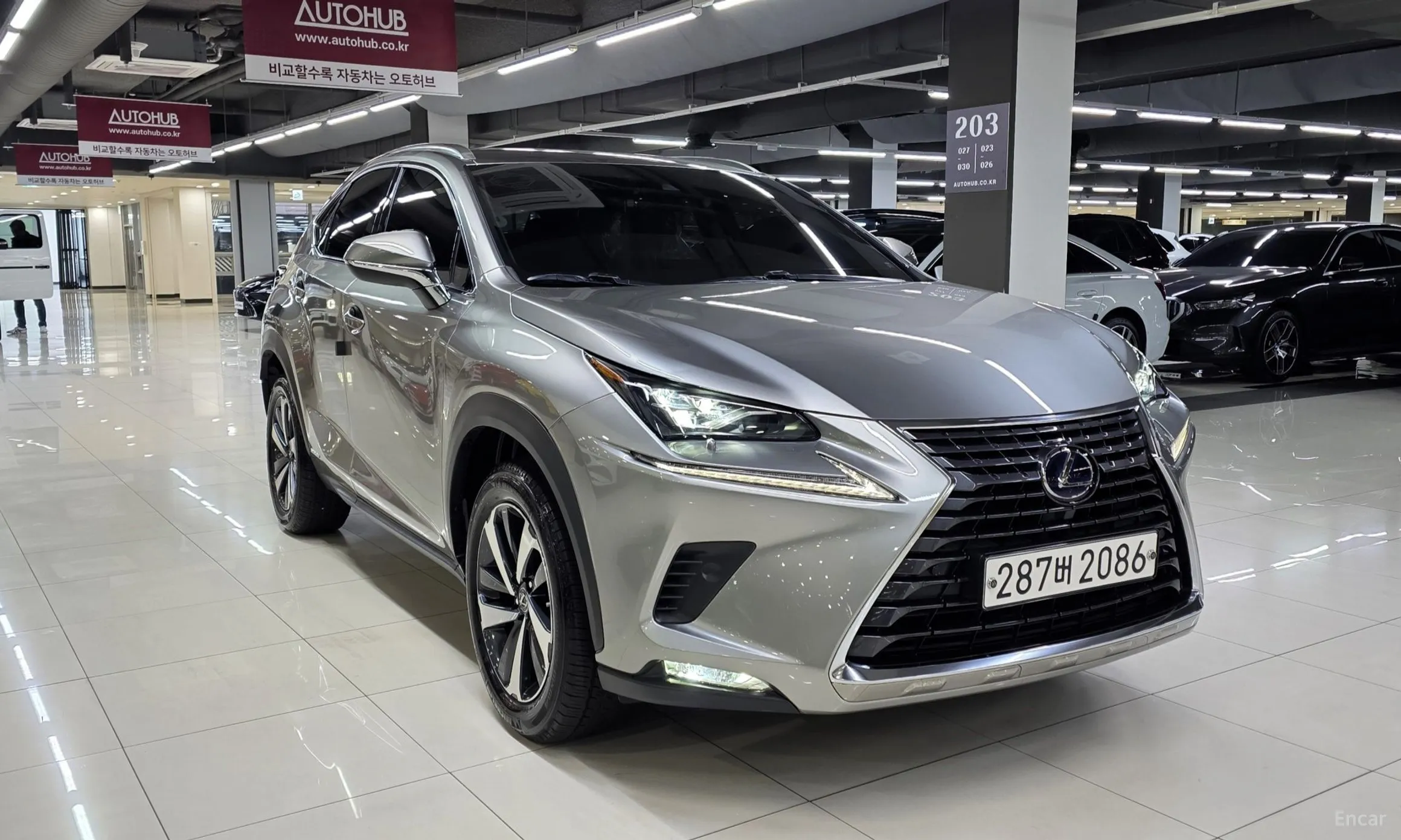 Lexus NX300h превью 3