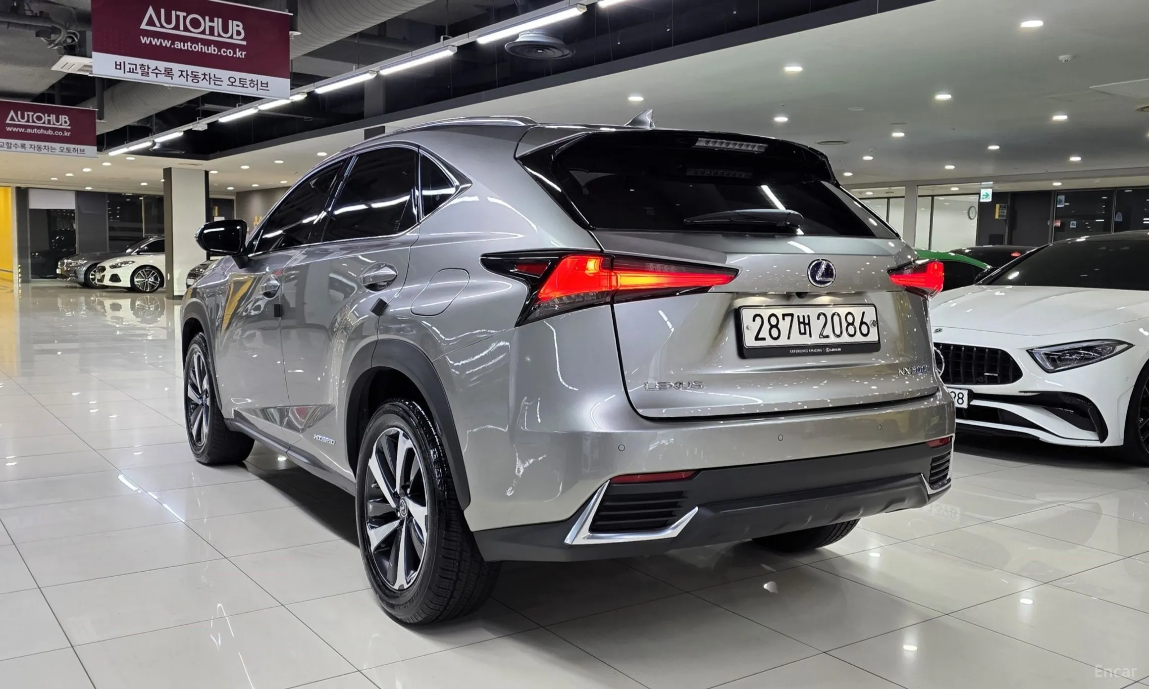 Lexus NX300h превью 6