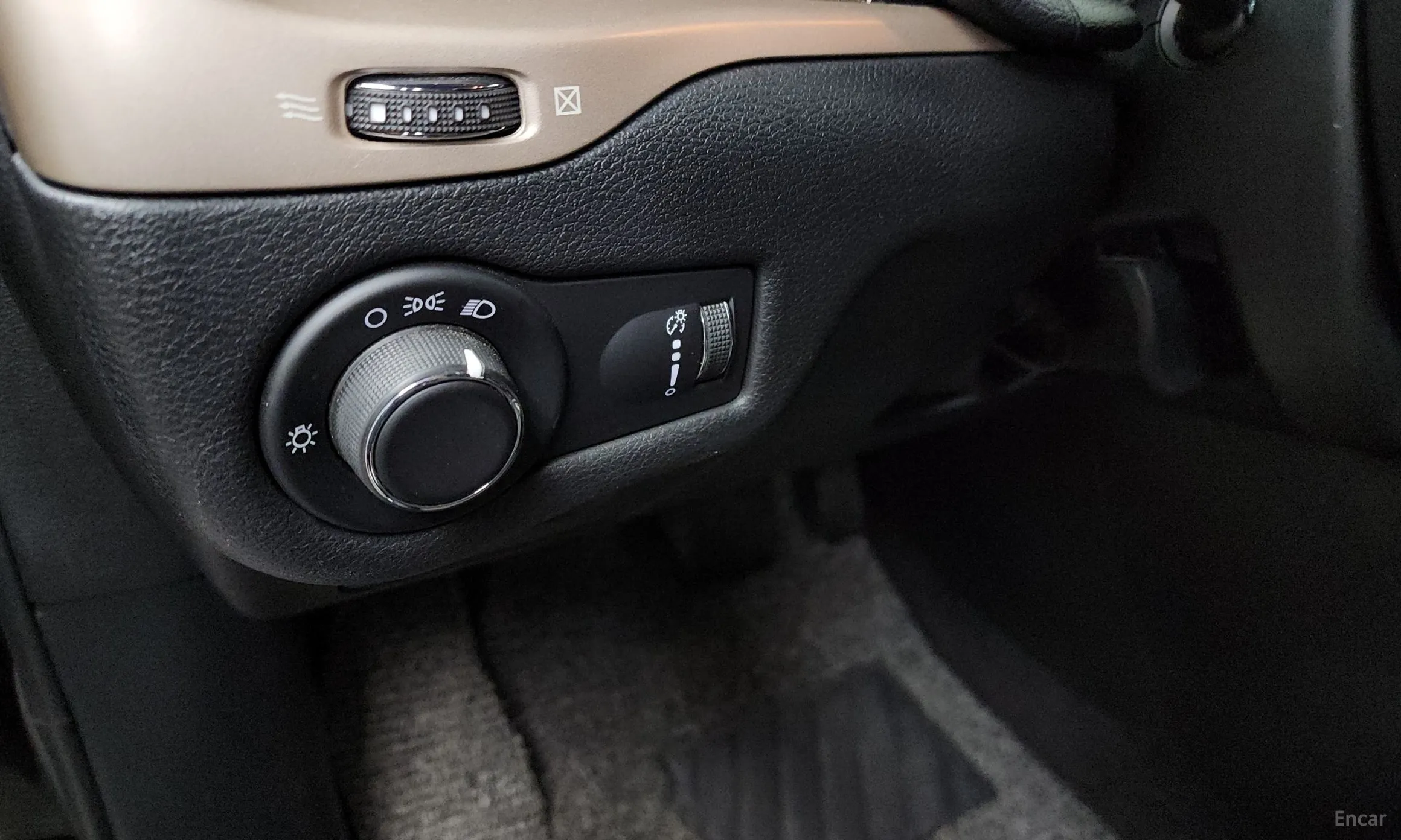 Jeep Cherokee (KL) превью 18