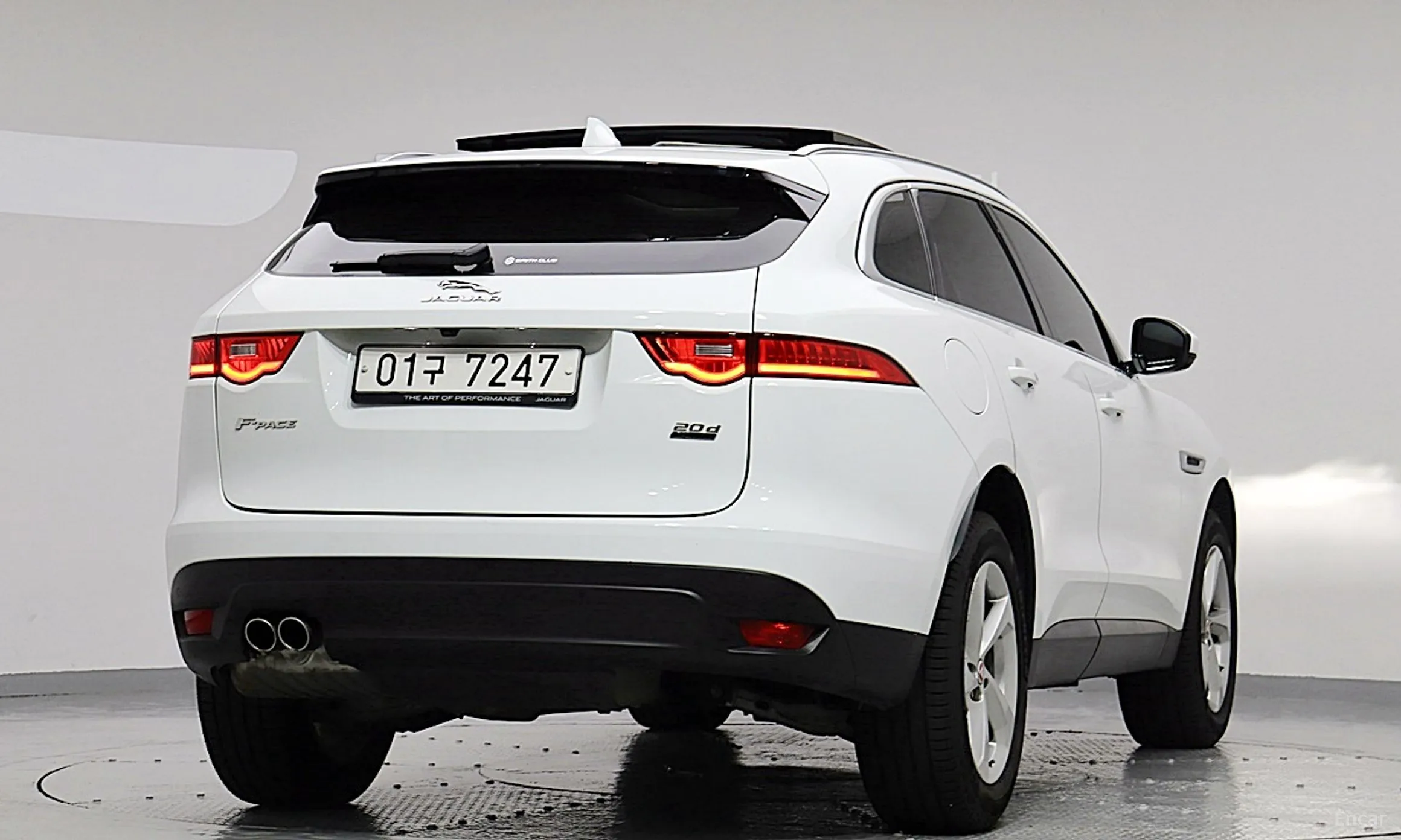 Jaguar F-PACE превью 4