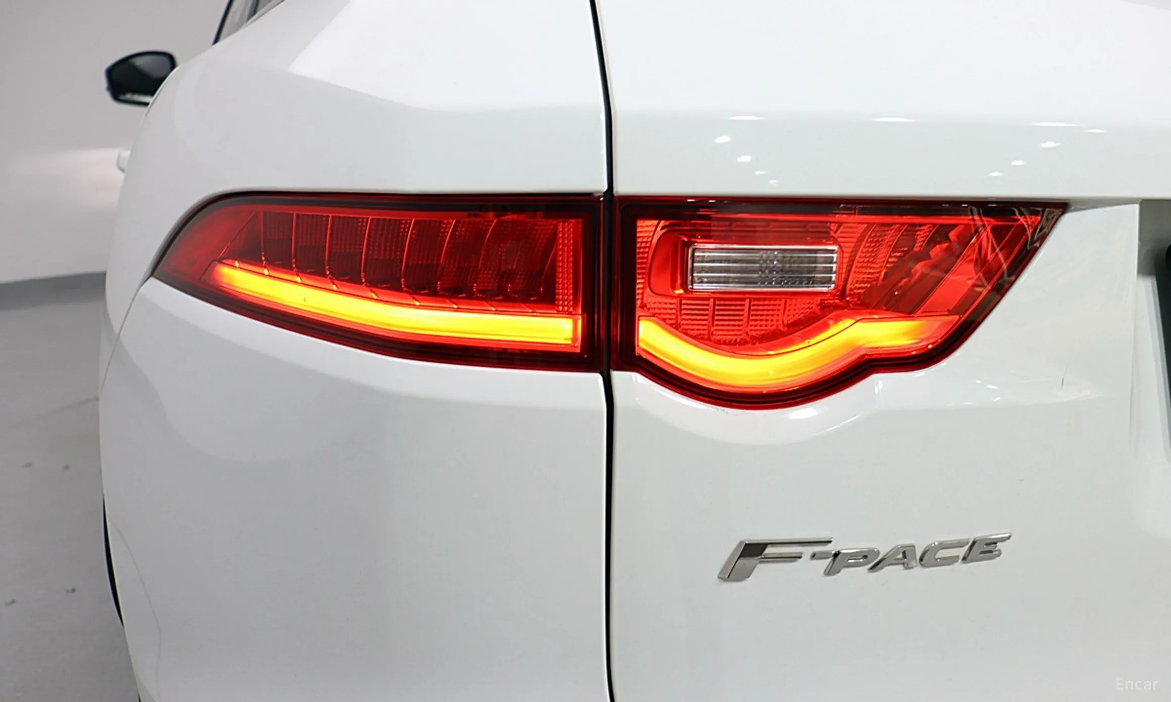 Jaguar F-PACE превью 7