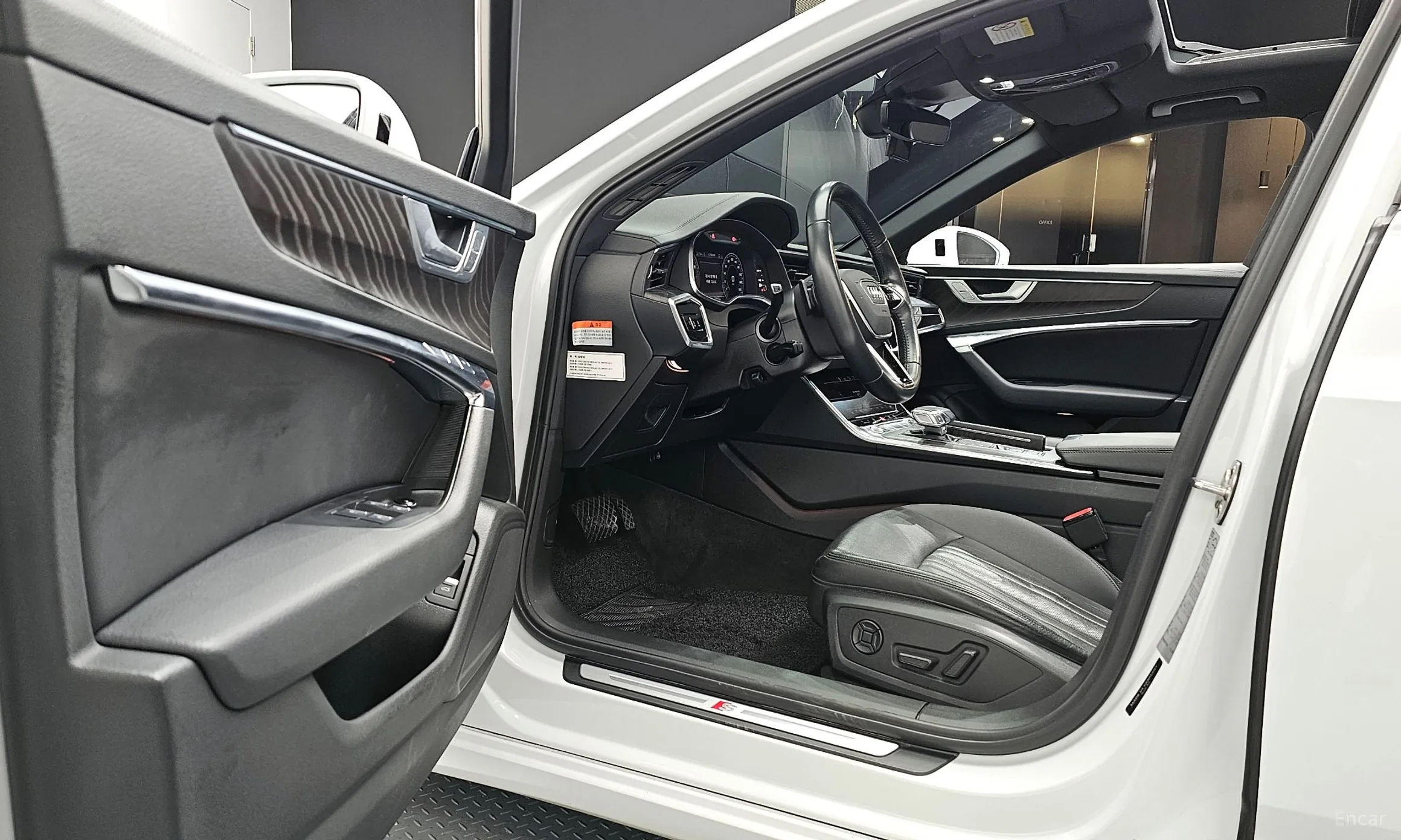 Audi A6 (C8) превью 10