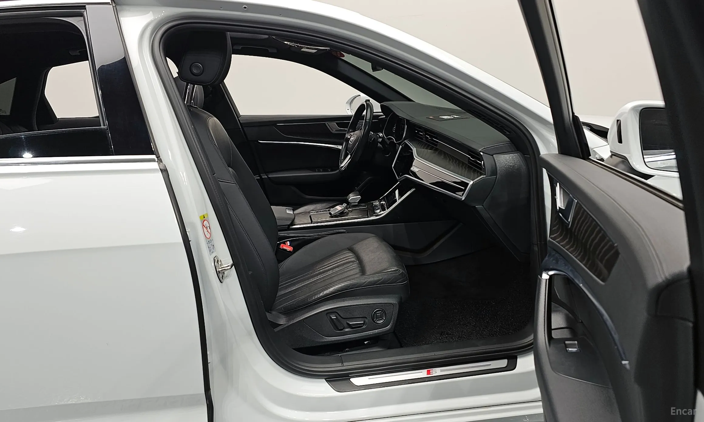 Audi A6 (C8) превью 11