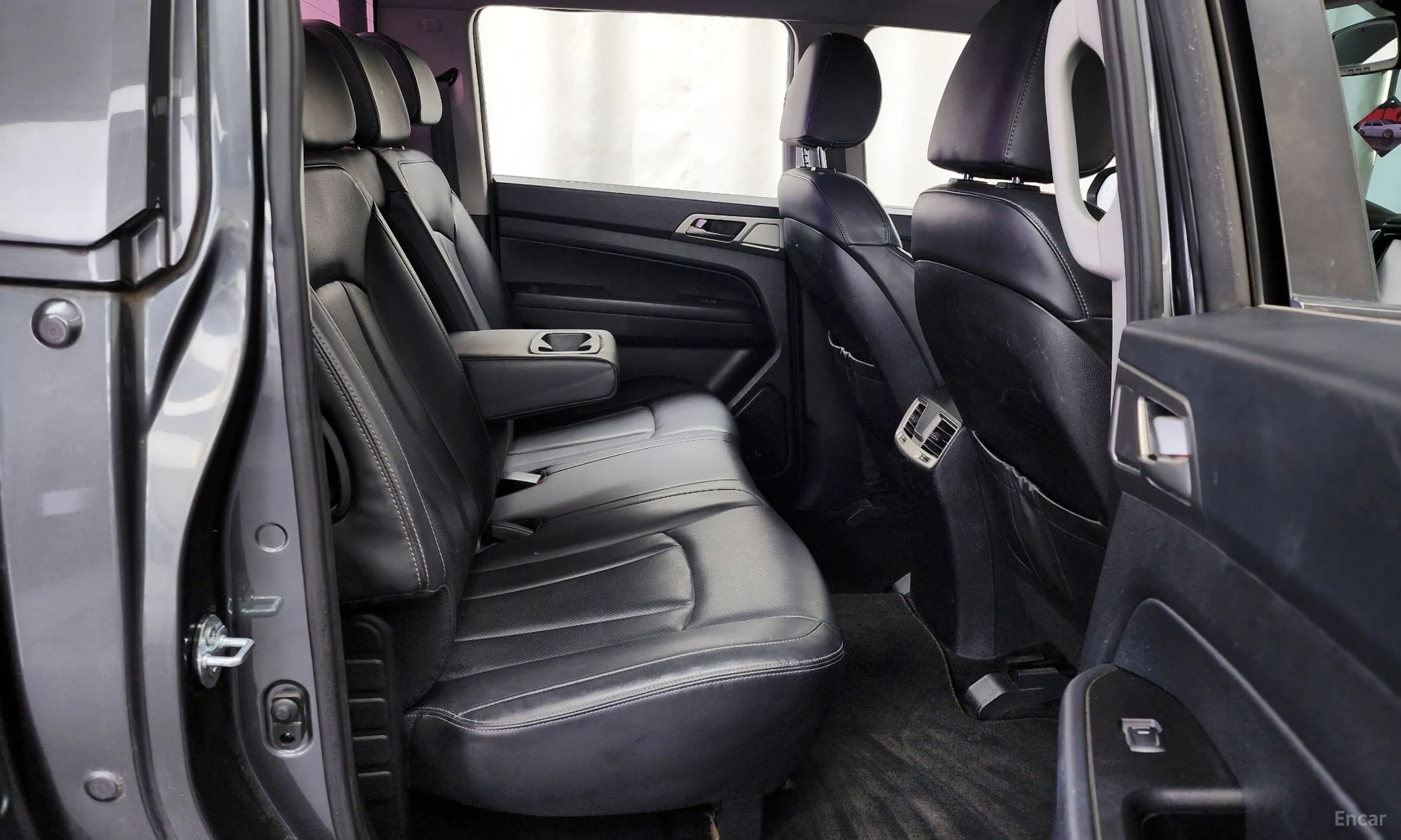 KG Mobility (SsangYong) Rexton Sports превью 12