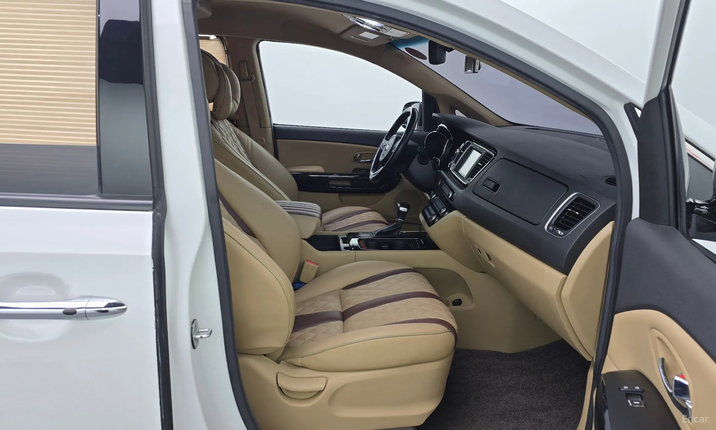 Kia Carnival превью 11