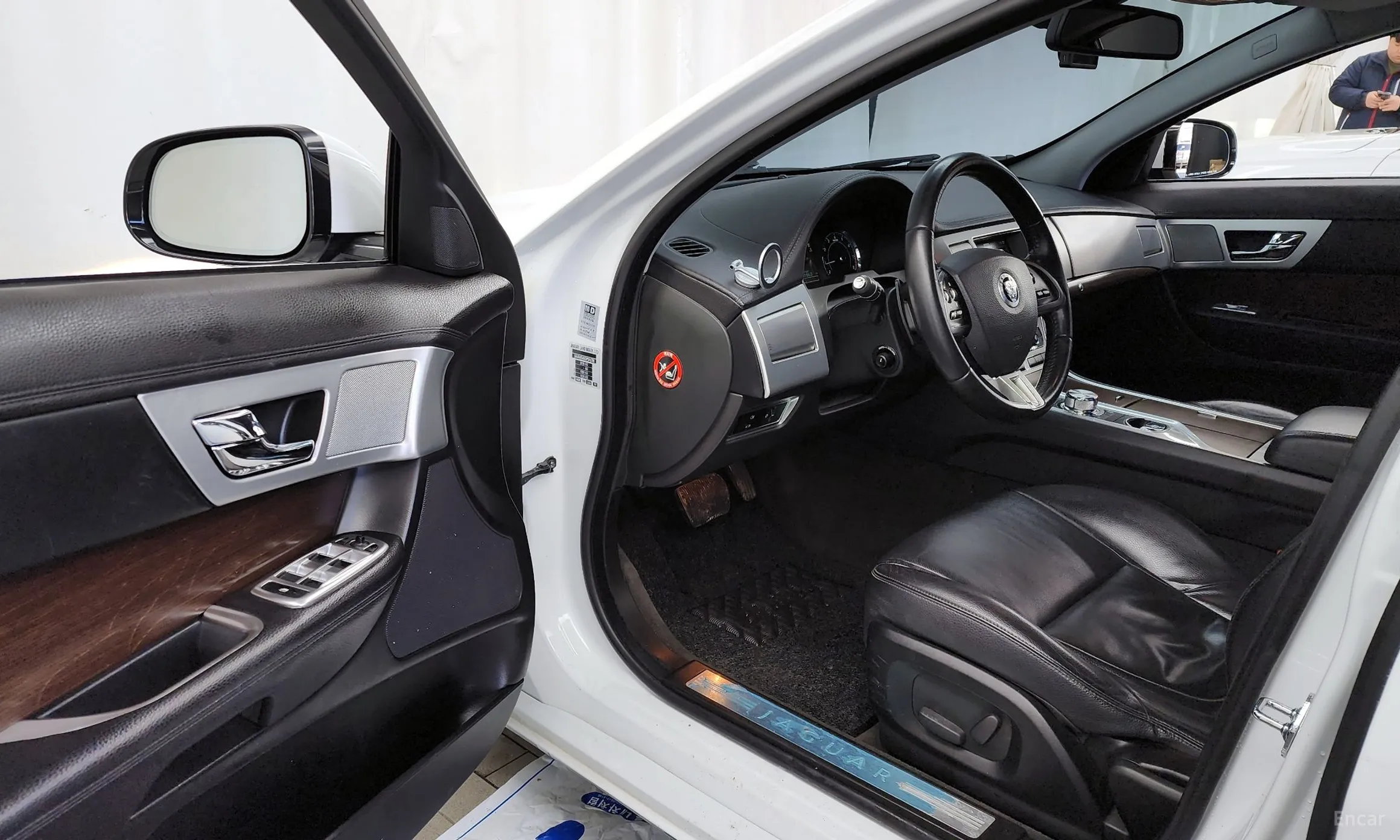 Jaguar New XF превью 10