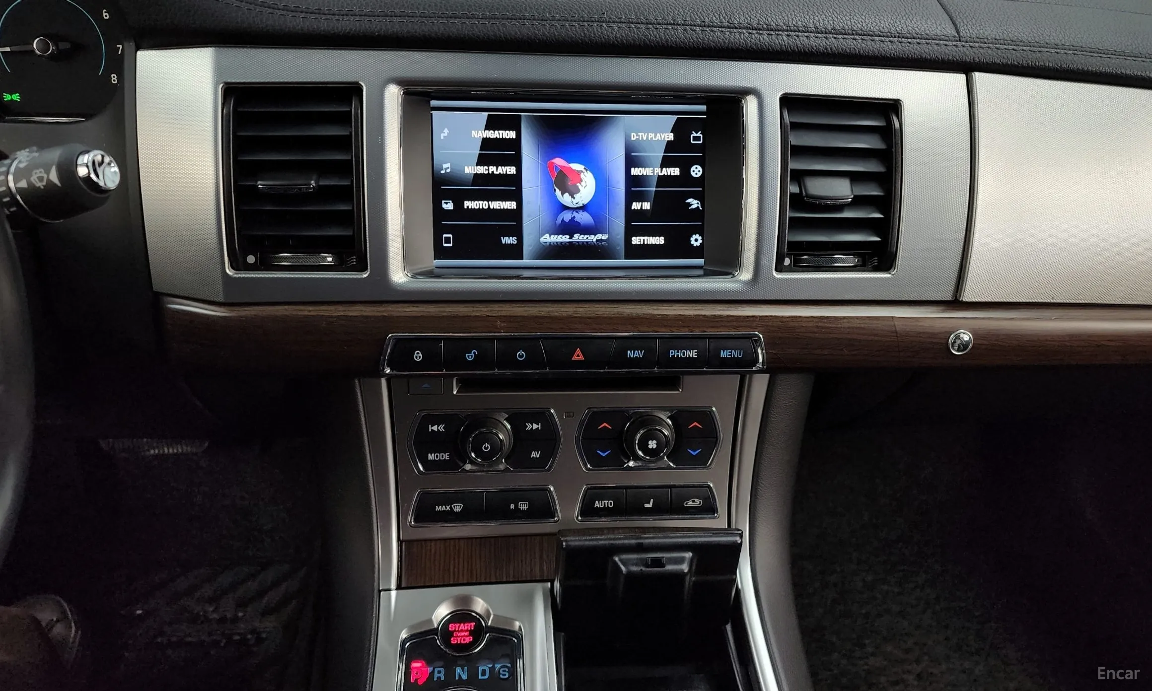 Jaguar New XF превью 14
