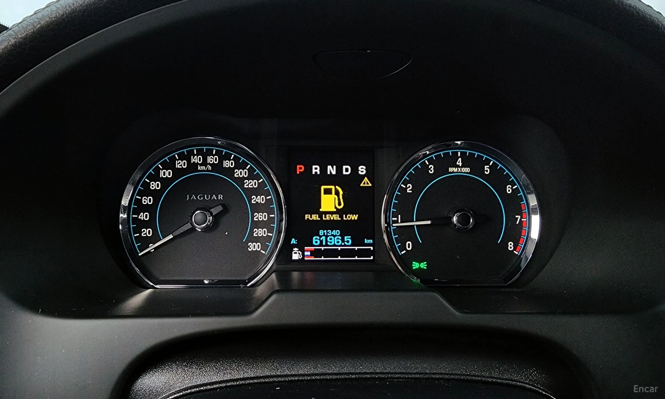 Jaguar New XF превью 8