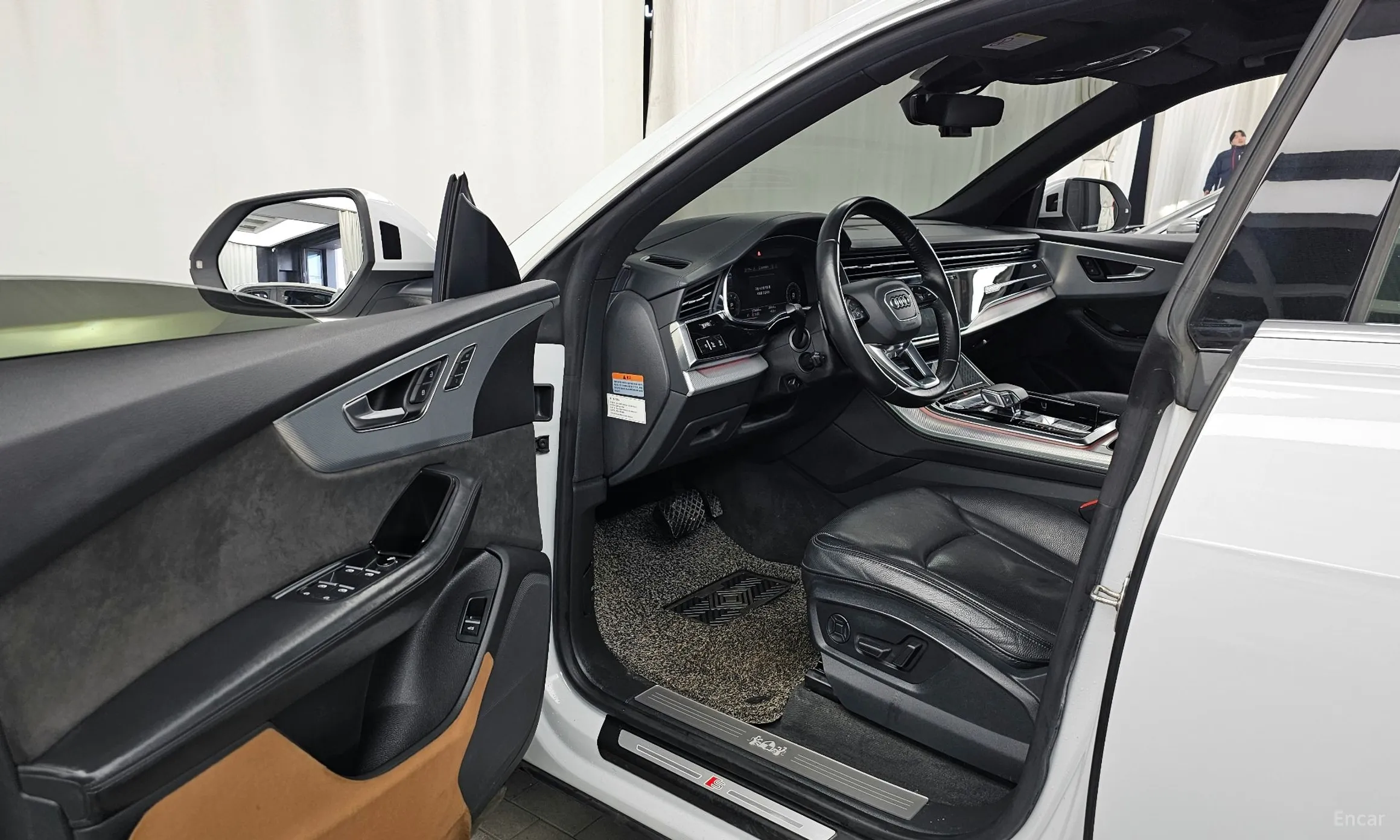 Audi Q8 (4M) превью 10