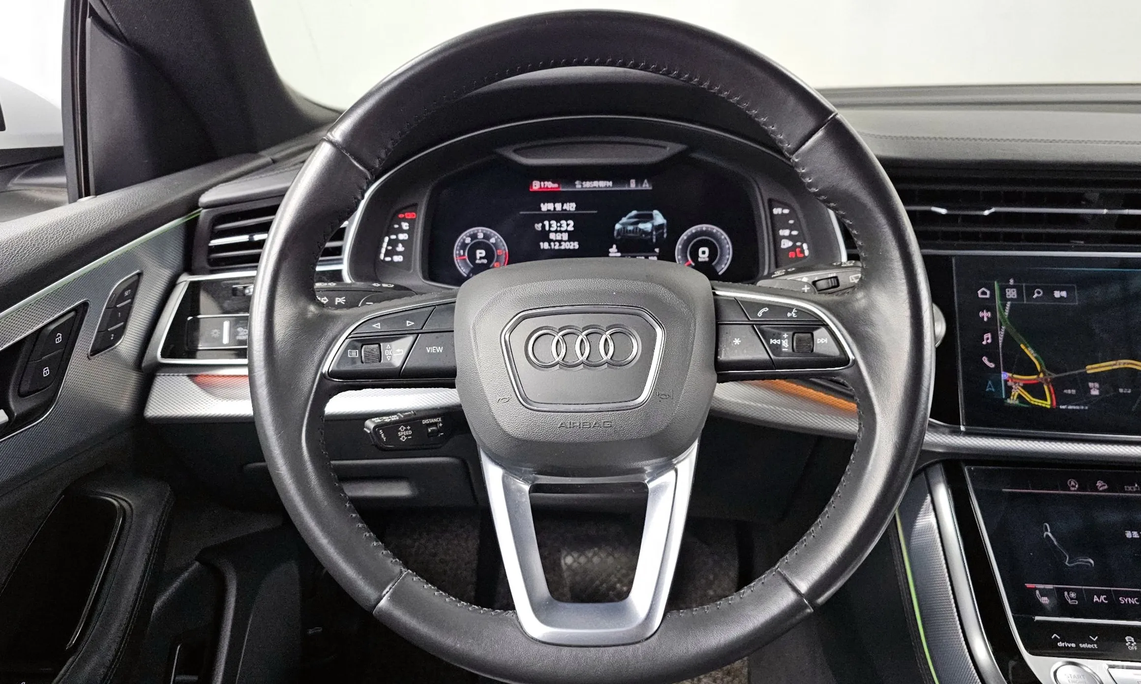 Audi Q8 (4M) превью 13