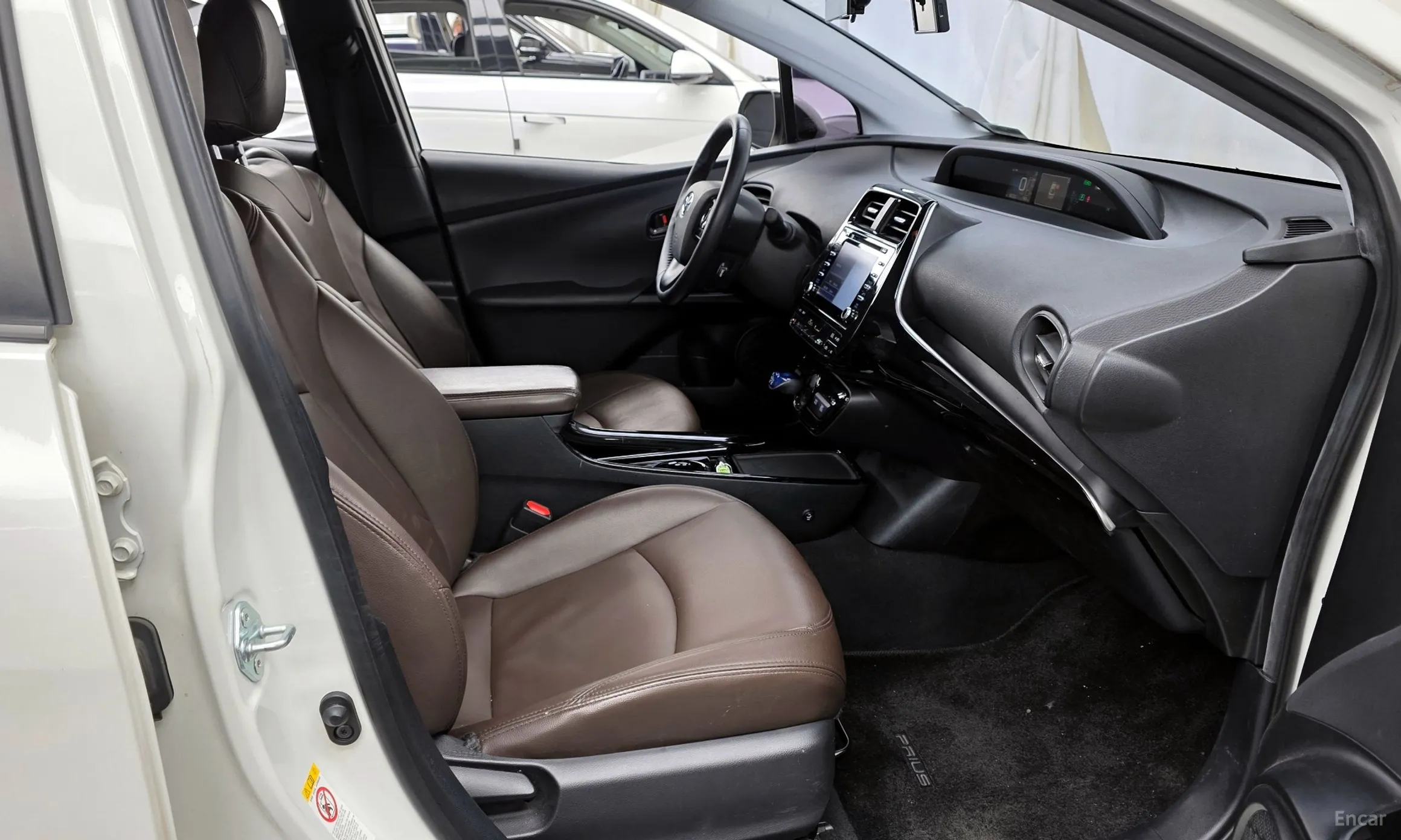 Toyota Prius 4th Generation превью 11