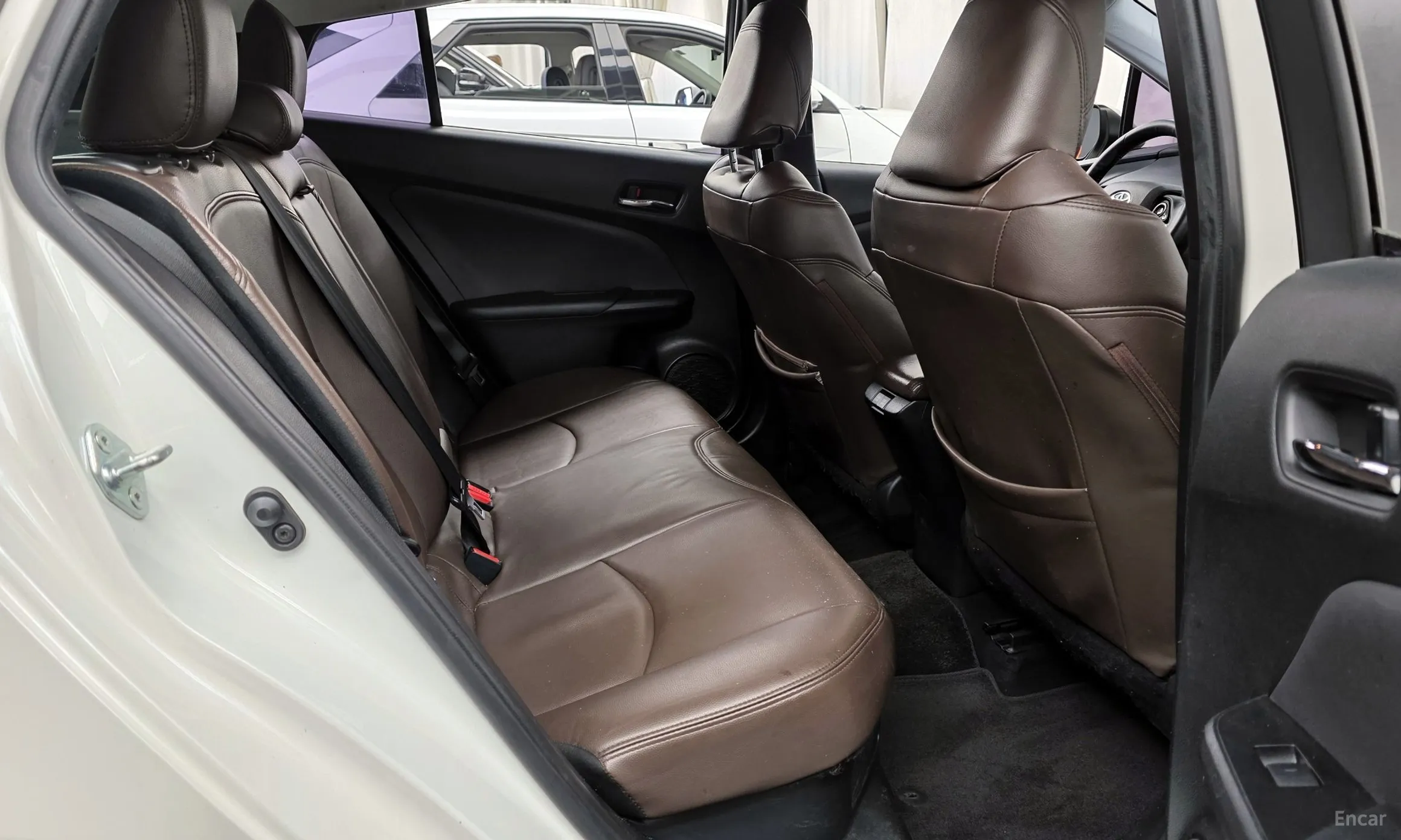 Toyota Prius 4th Generation превью 12