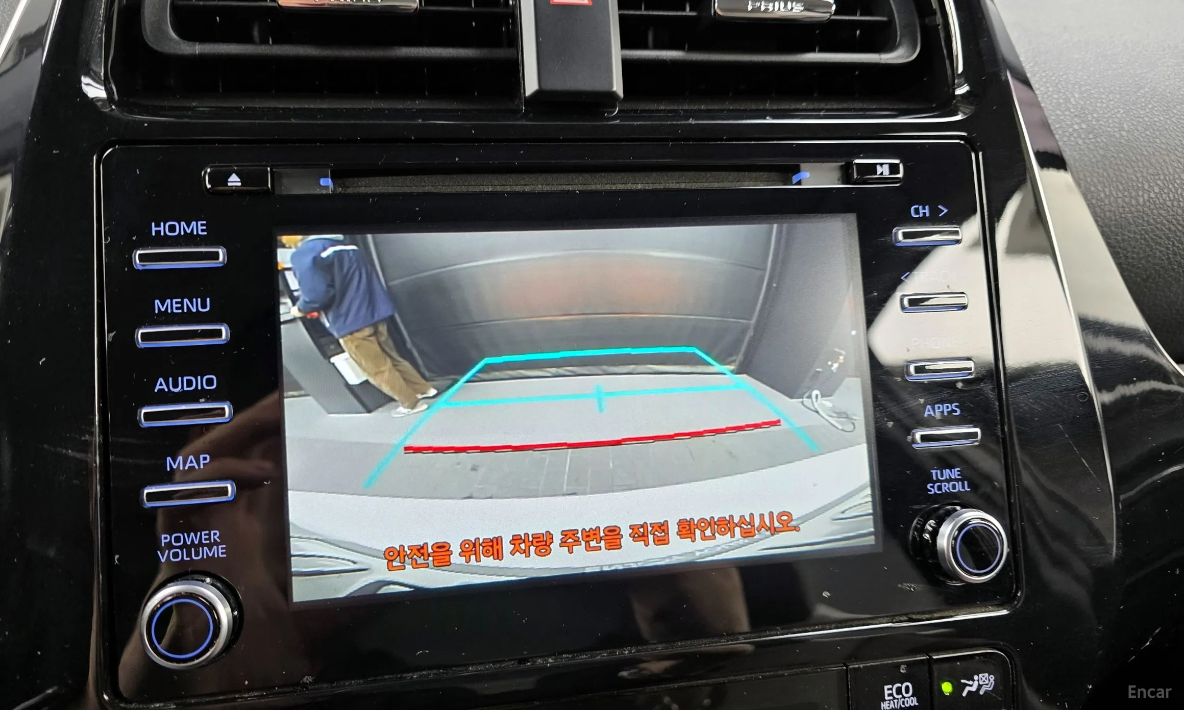 Toyota Prius 4th Generation превью 15