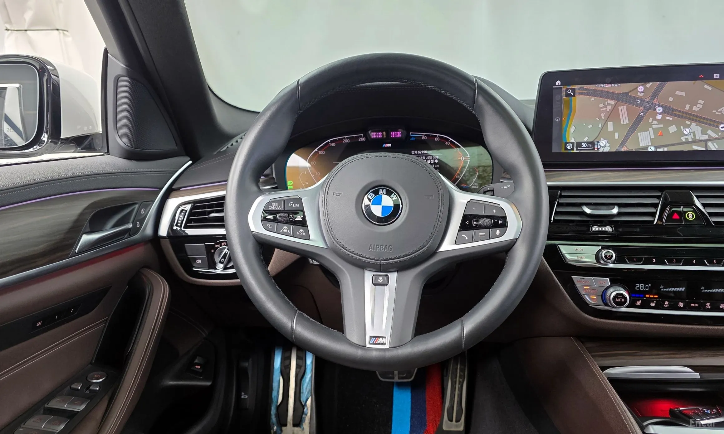 BMW 5 Series (G30) превью 13