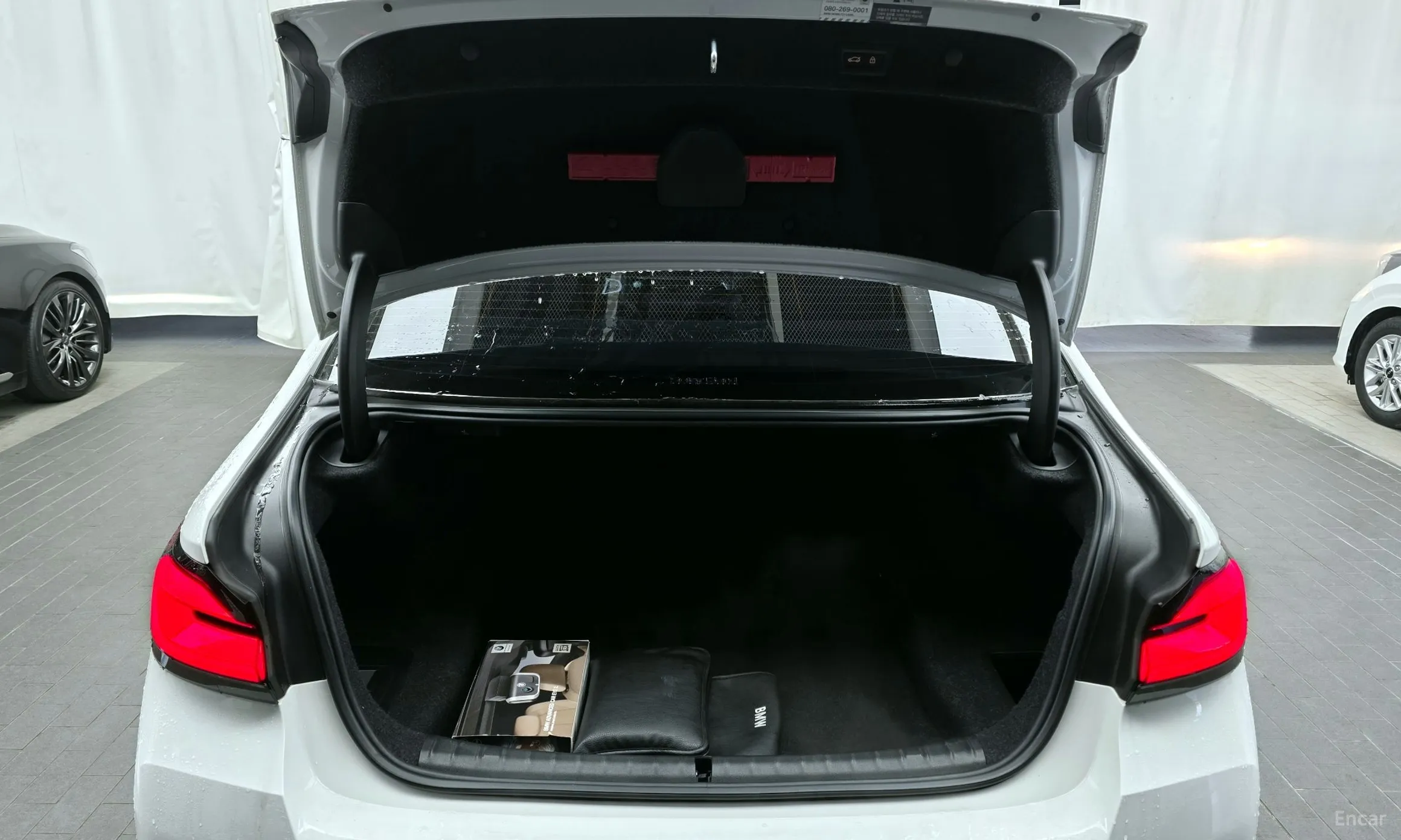 BMW 5 Series (G30) превью 20