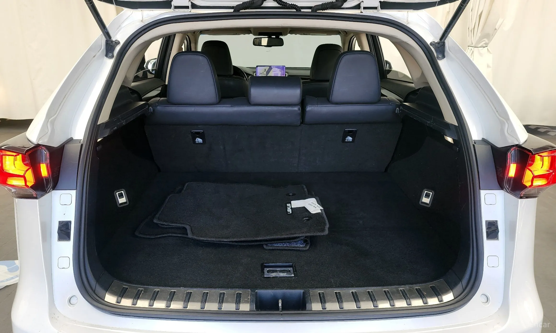 Lexus NX300h превью 20