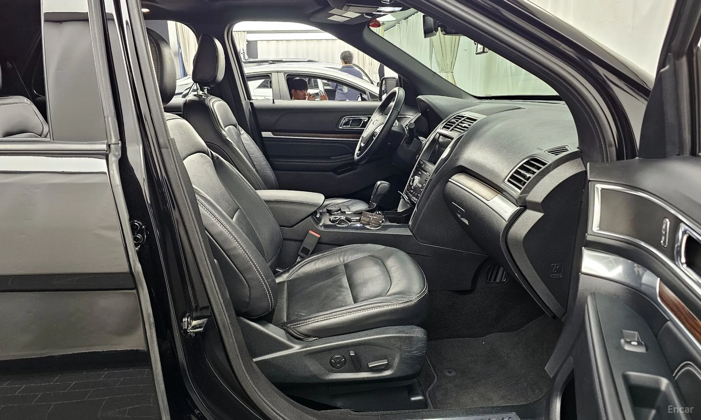 Ford Explorer превью 11