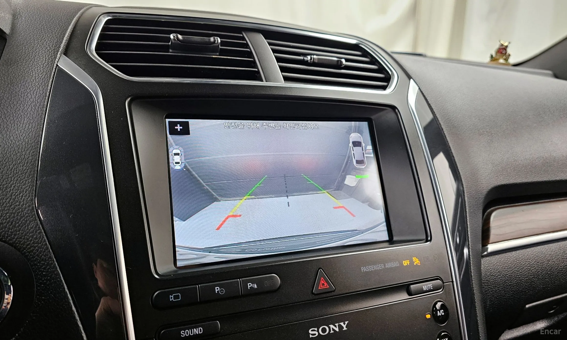 Ford Explorer превью 15