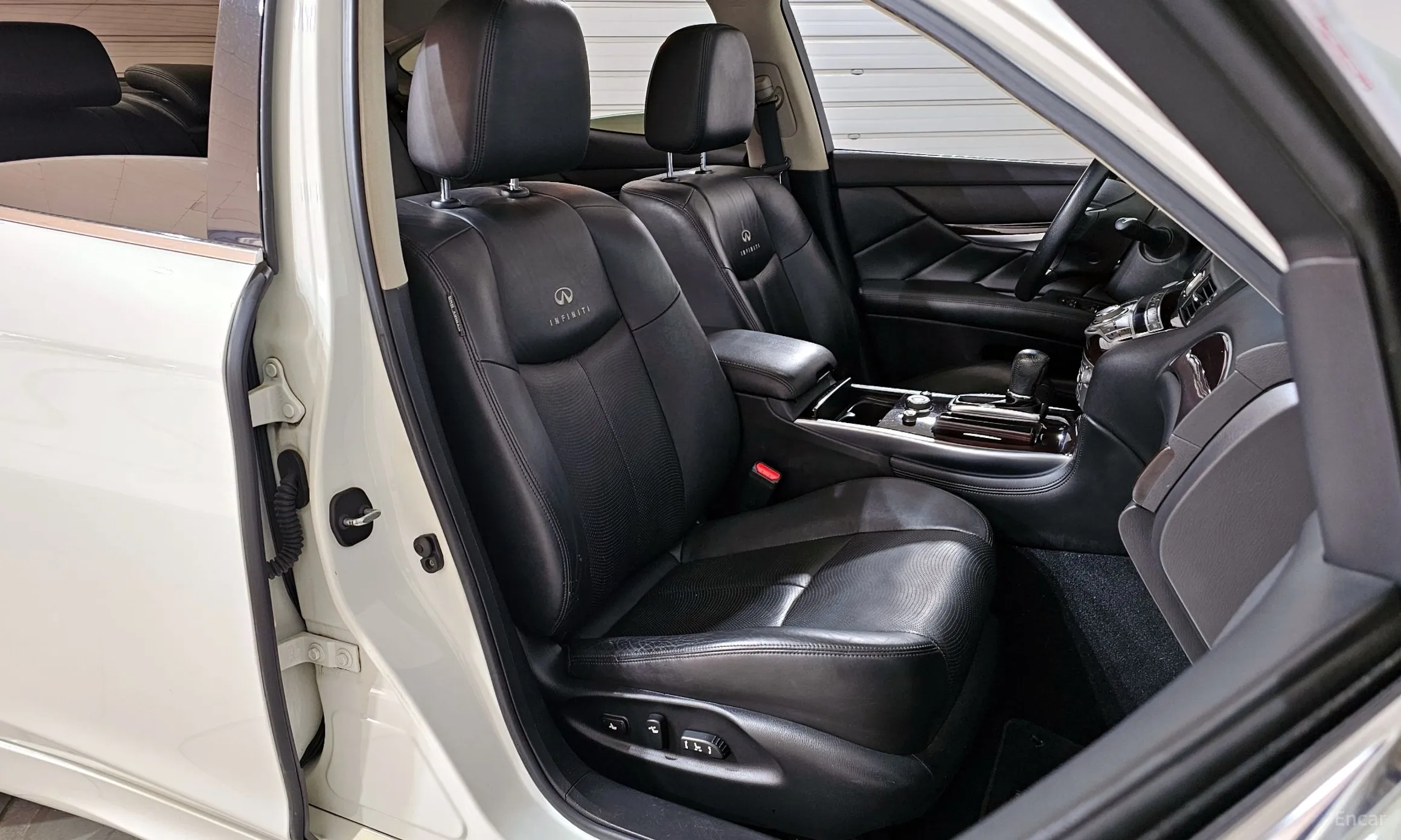 Infiniti M37 превью 10