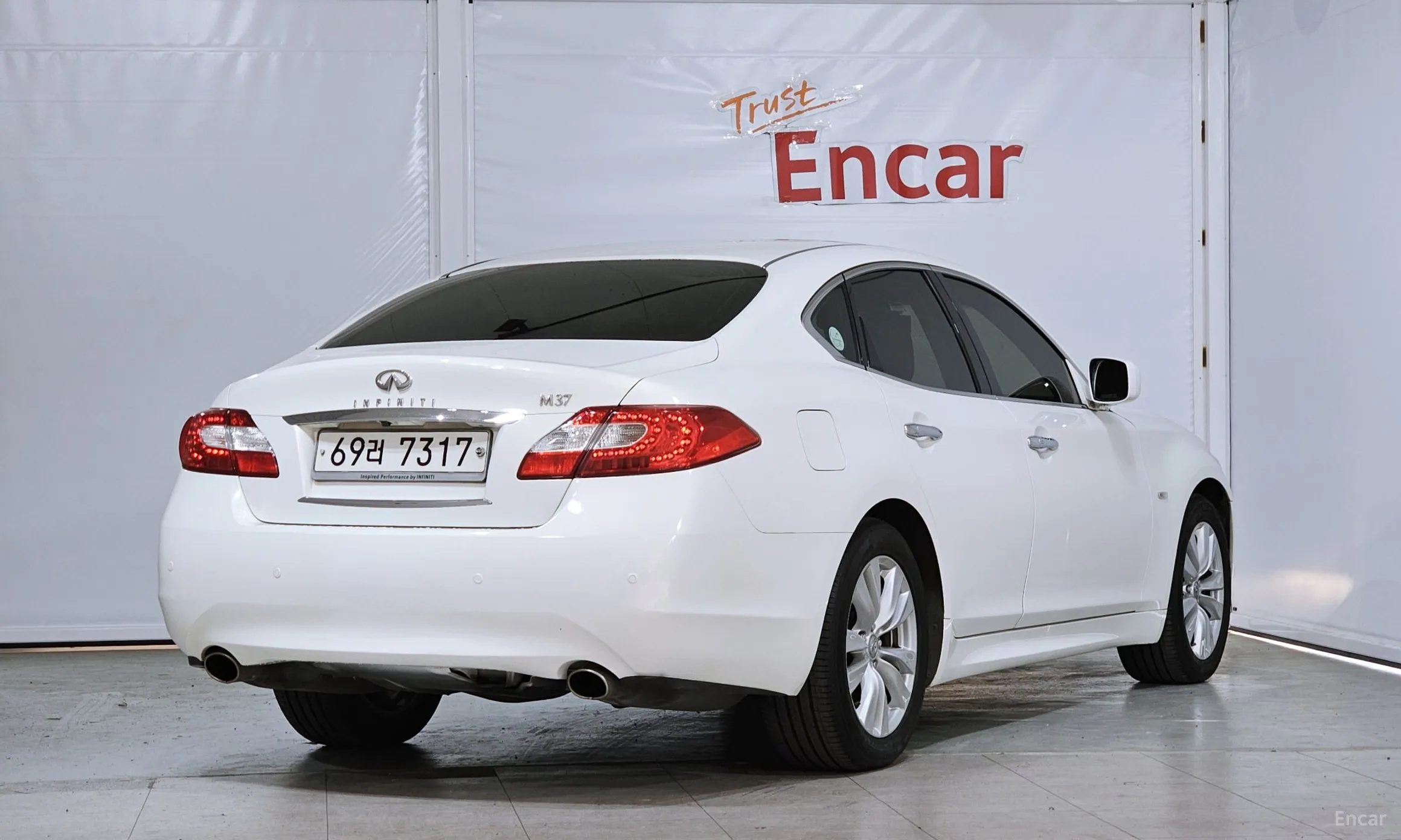 Infiniti M37