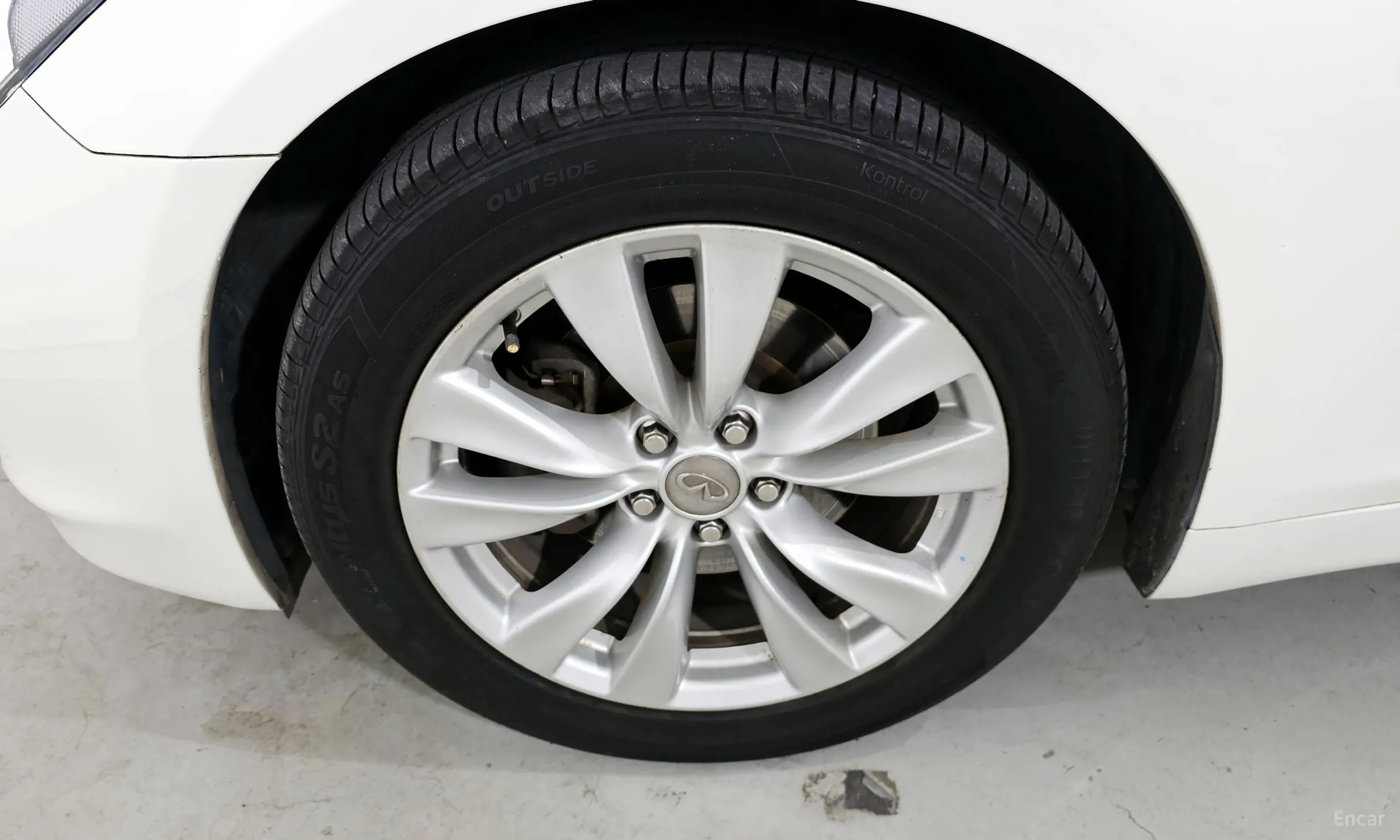 Infiniti M37 превью 5