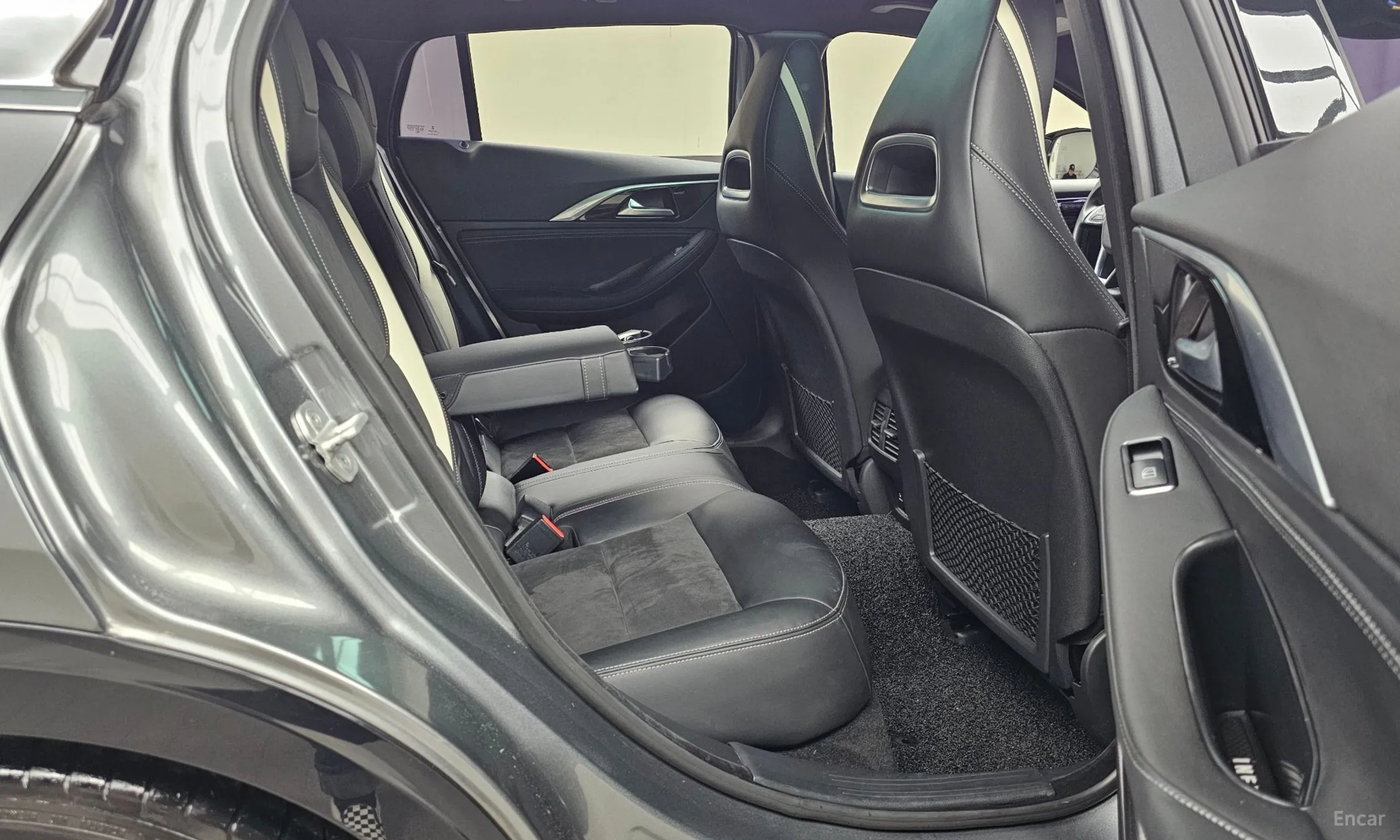 Infiniti Q30 превью 12