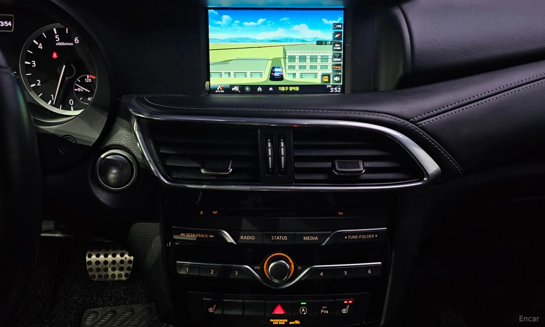 Infiniti Q30 превью 15