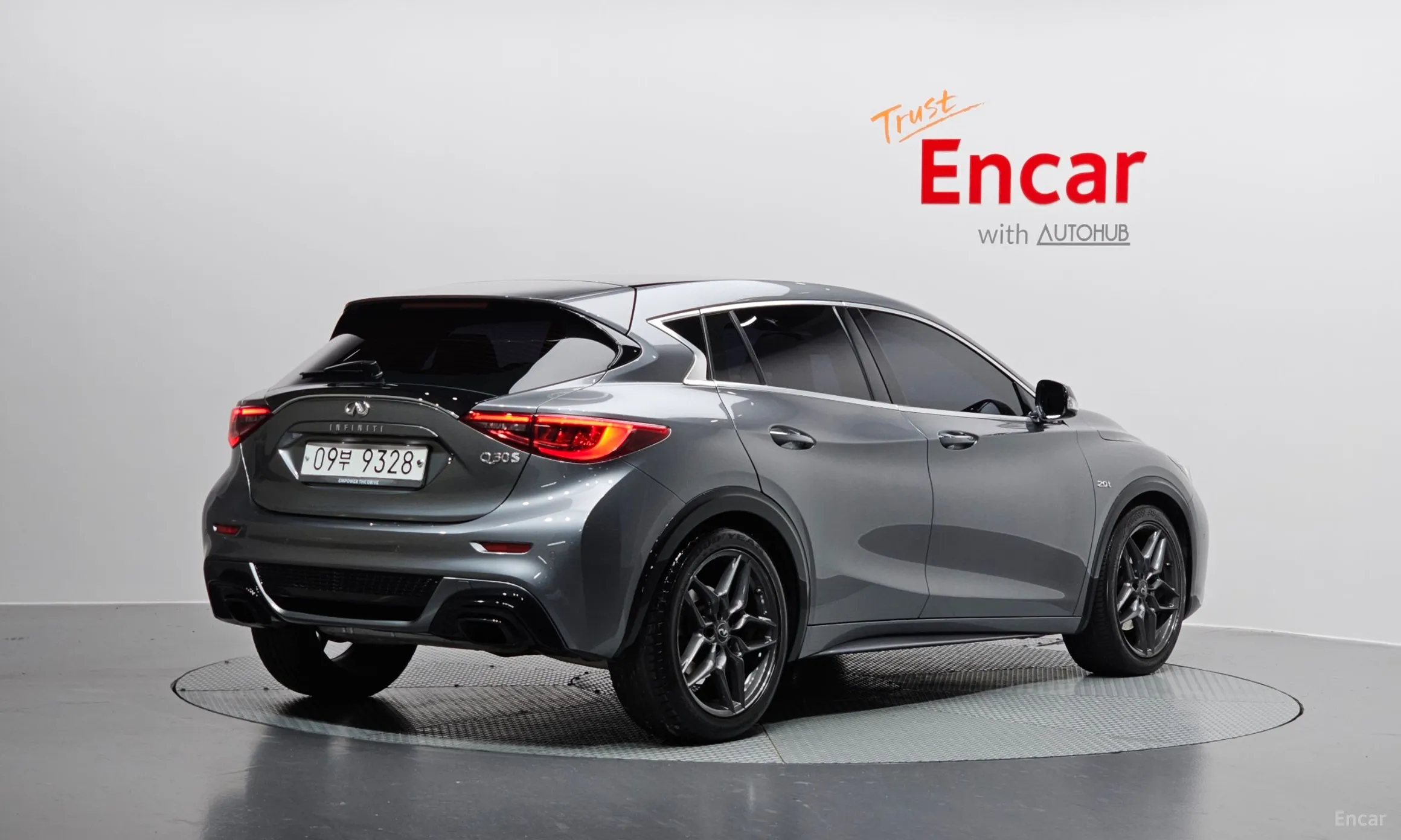 Infiniti Q30