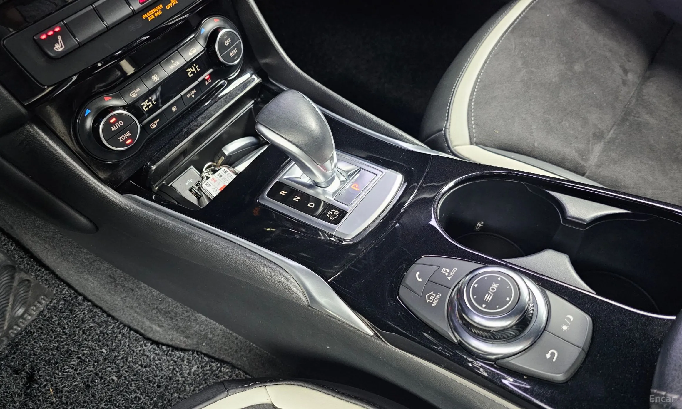 Infiniti Q30 превью 9