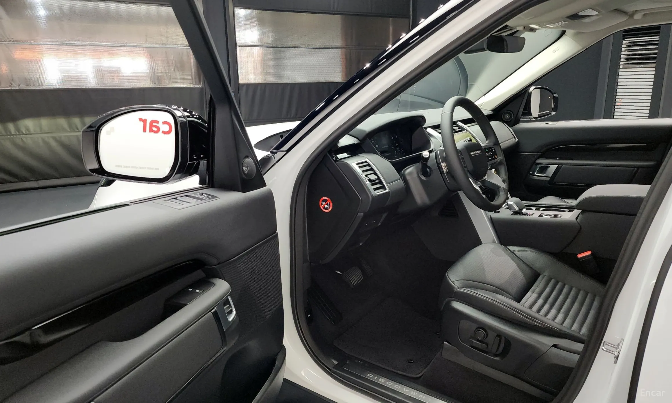 Land Rover Discovery 5 превью 10