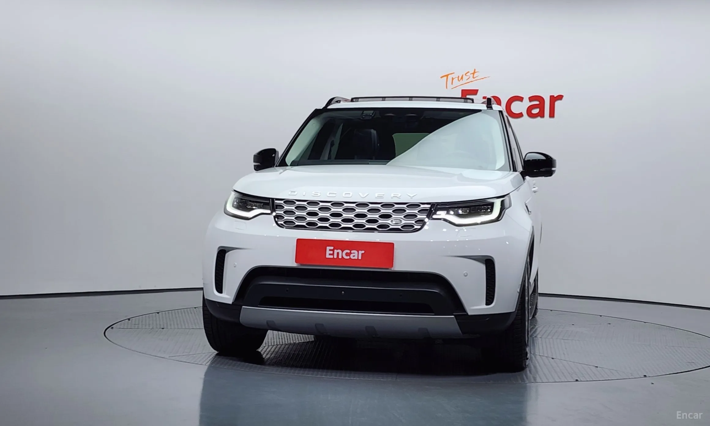 Land Rover Discovery 5 превью 3