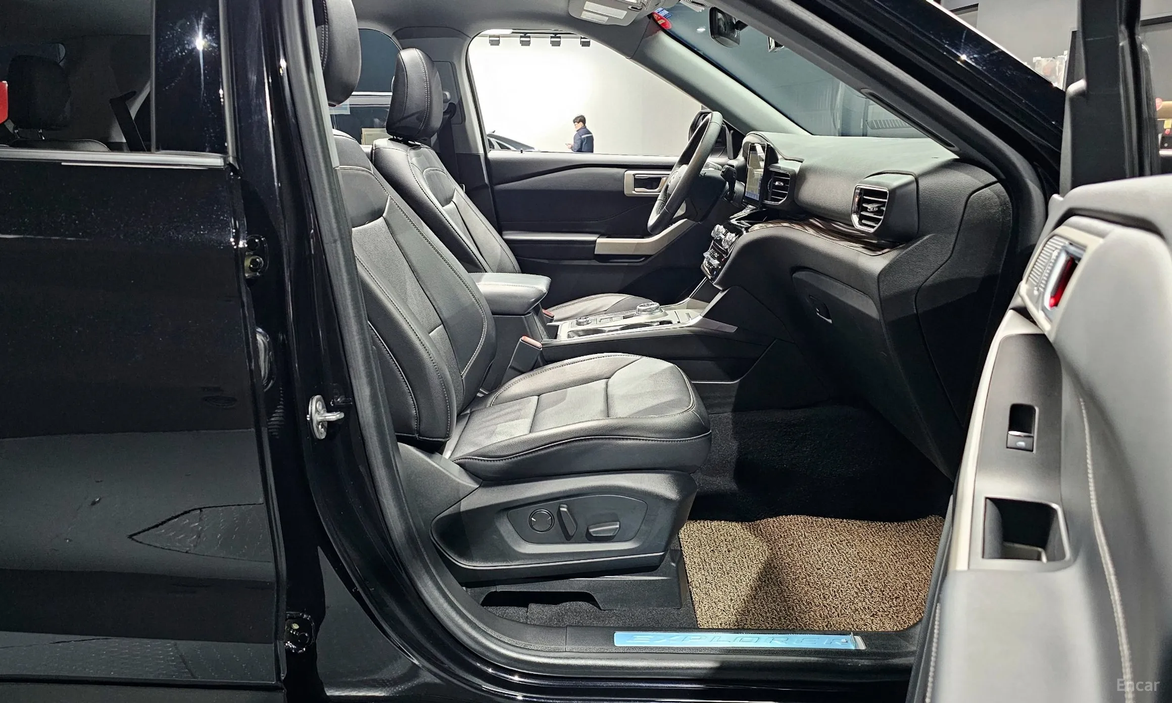 Ford Explorer 6th Generation превью 10
