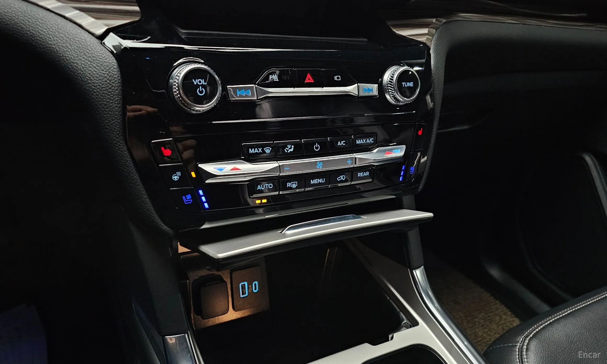 Ford Explorer 6th Generation превью 18