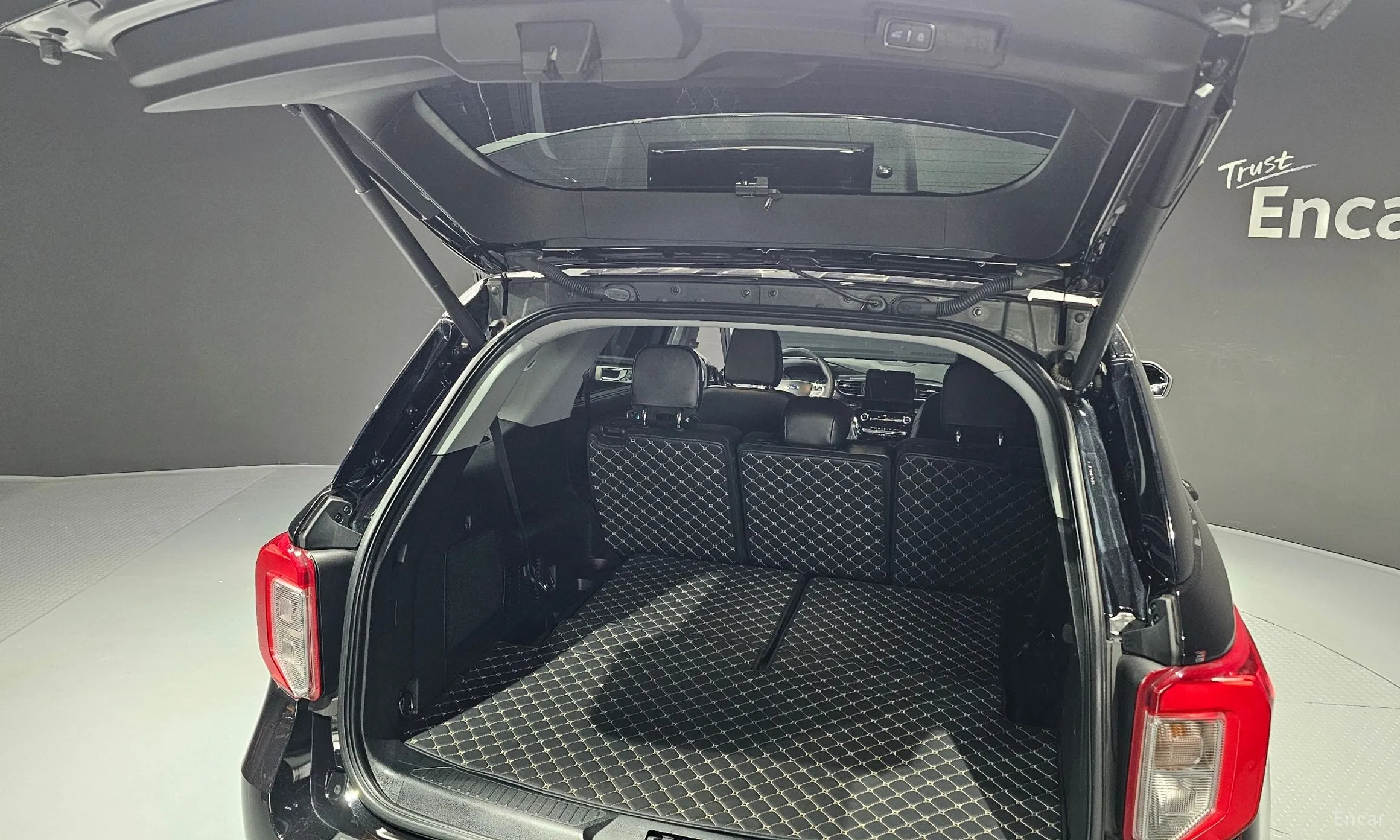 Ford Explorer 6th Generation превью 19
