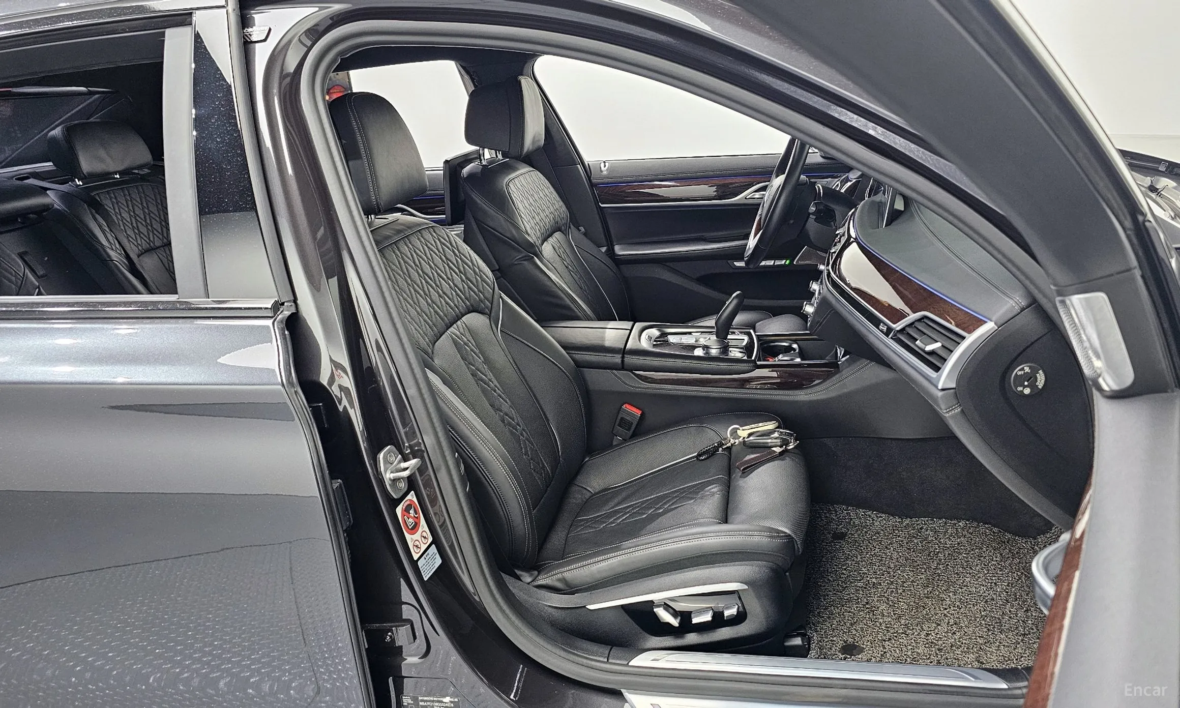 BMW 7 Series (G11) превью 12