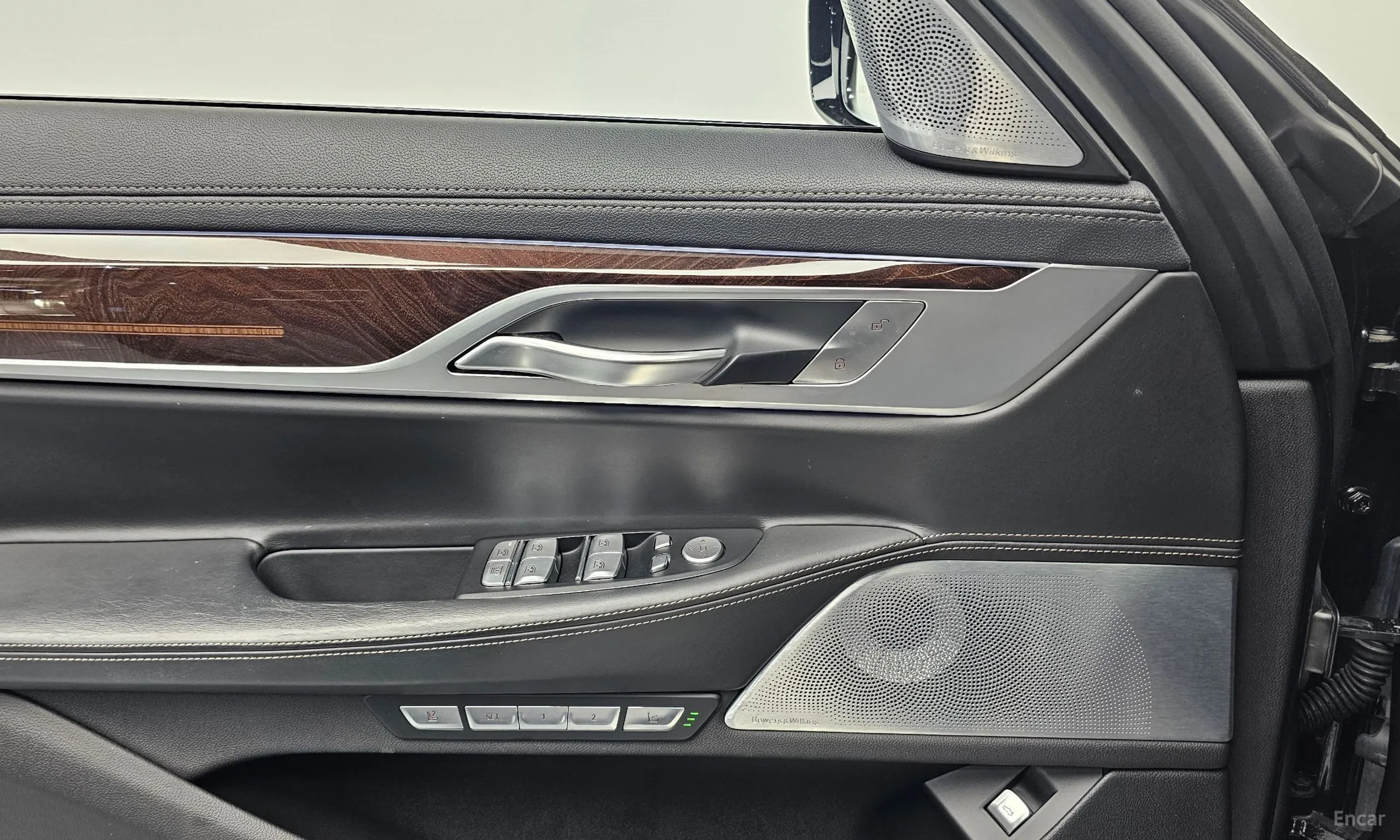 BMW 7 Series (G11) превью 15
