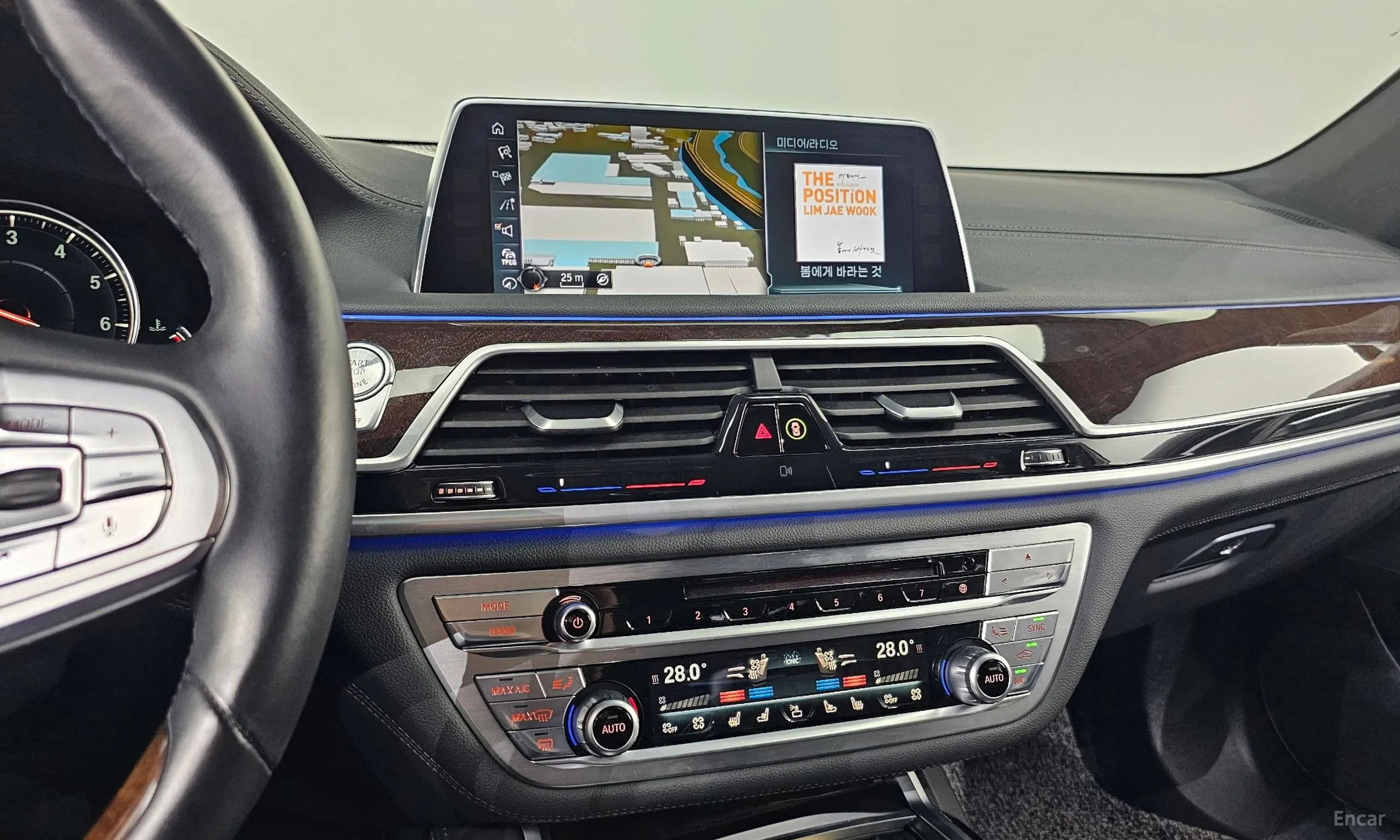 BMW 7 Series (G11) превью 17