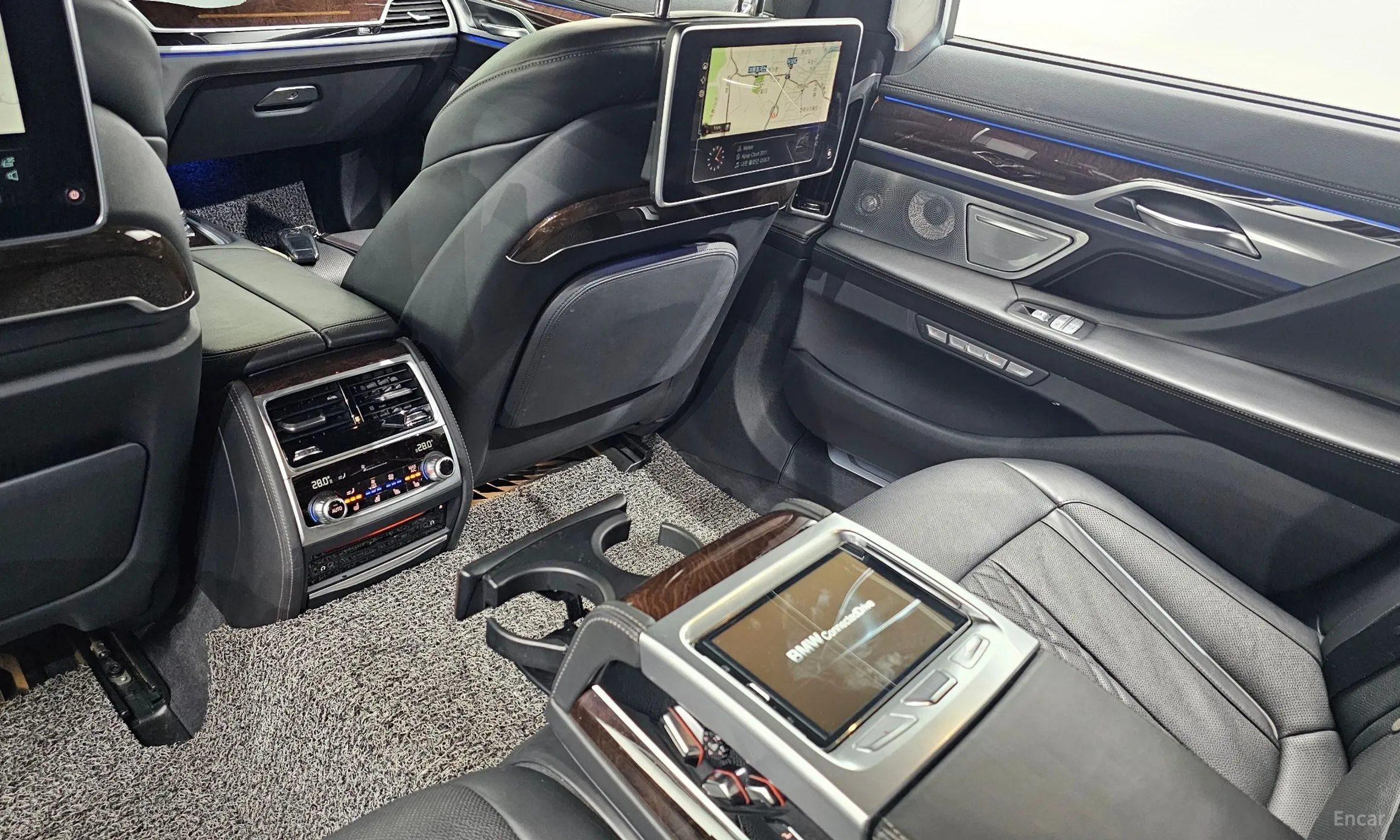 BMW 7 Series (G11) превью 19